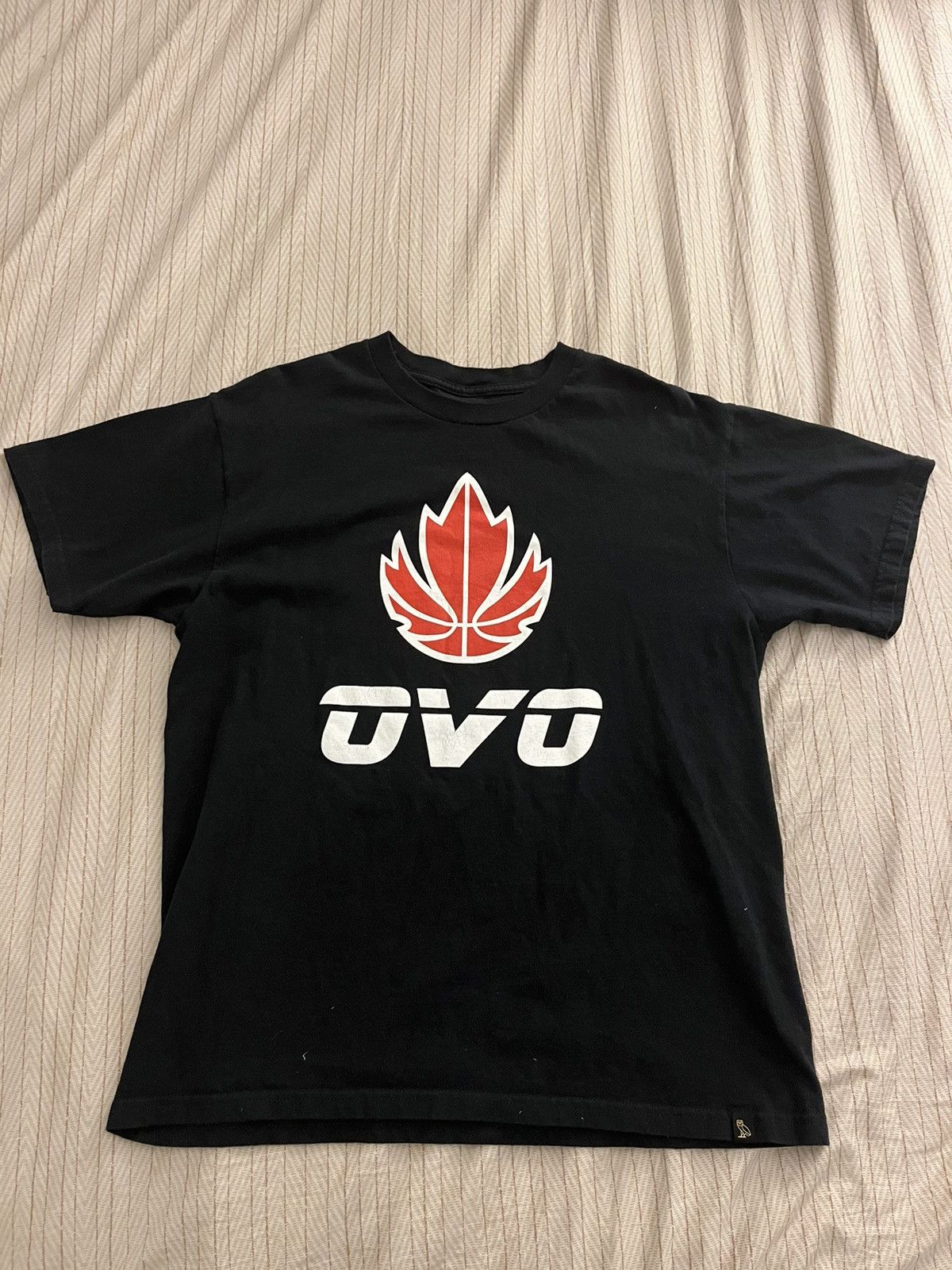 October's Very Own OVO Team Canada Collab Tshirt Size US L / EU 52-54 / 3 - 1 Thumbnail
