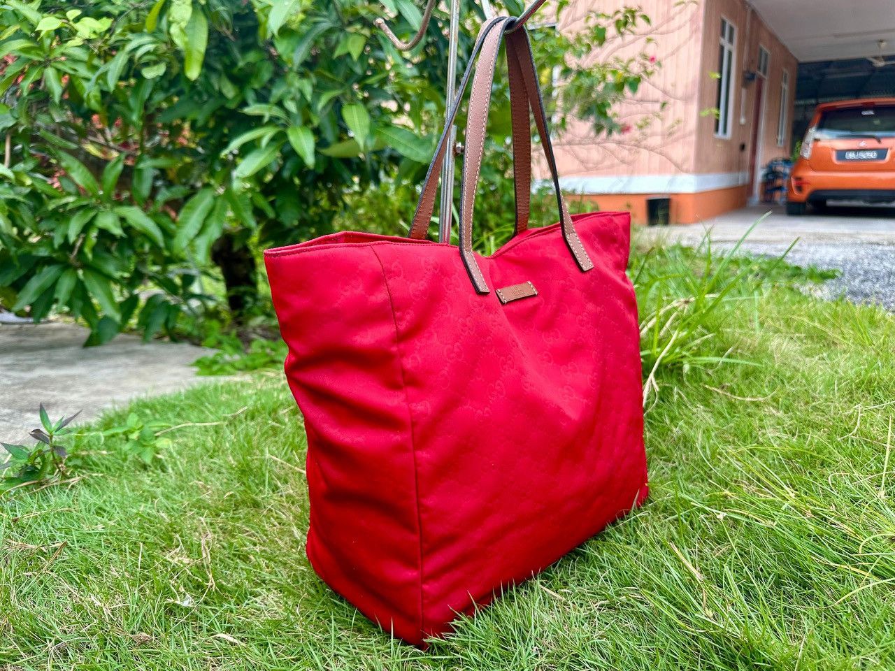 Gucci Authentic Gucci Guccisima Nylon Medium Tote Bag Size ONE SIZE - 2 Thumbnail