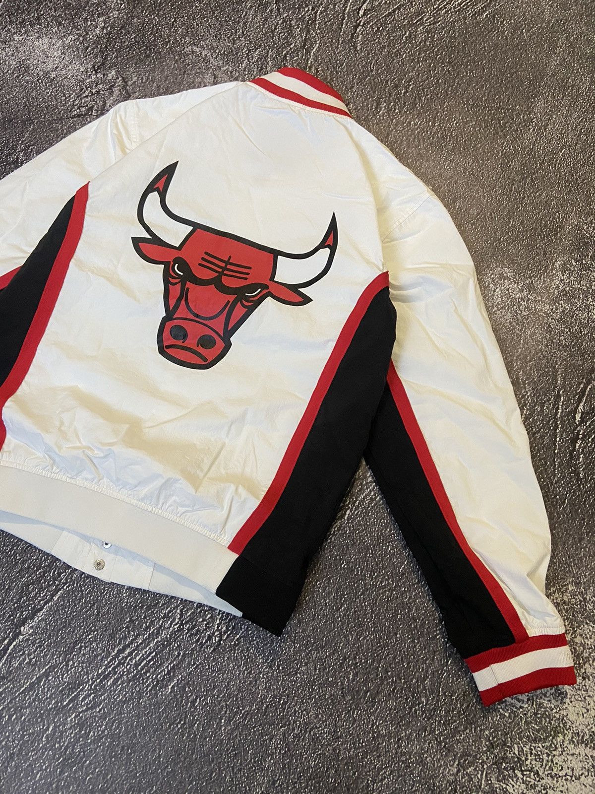 Pre-owned Chicago Bulls X Nba Chicago Bulls Basketball Bomber Jacket In White