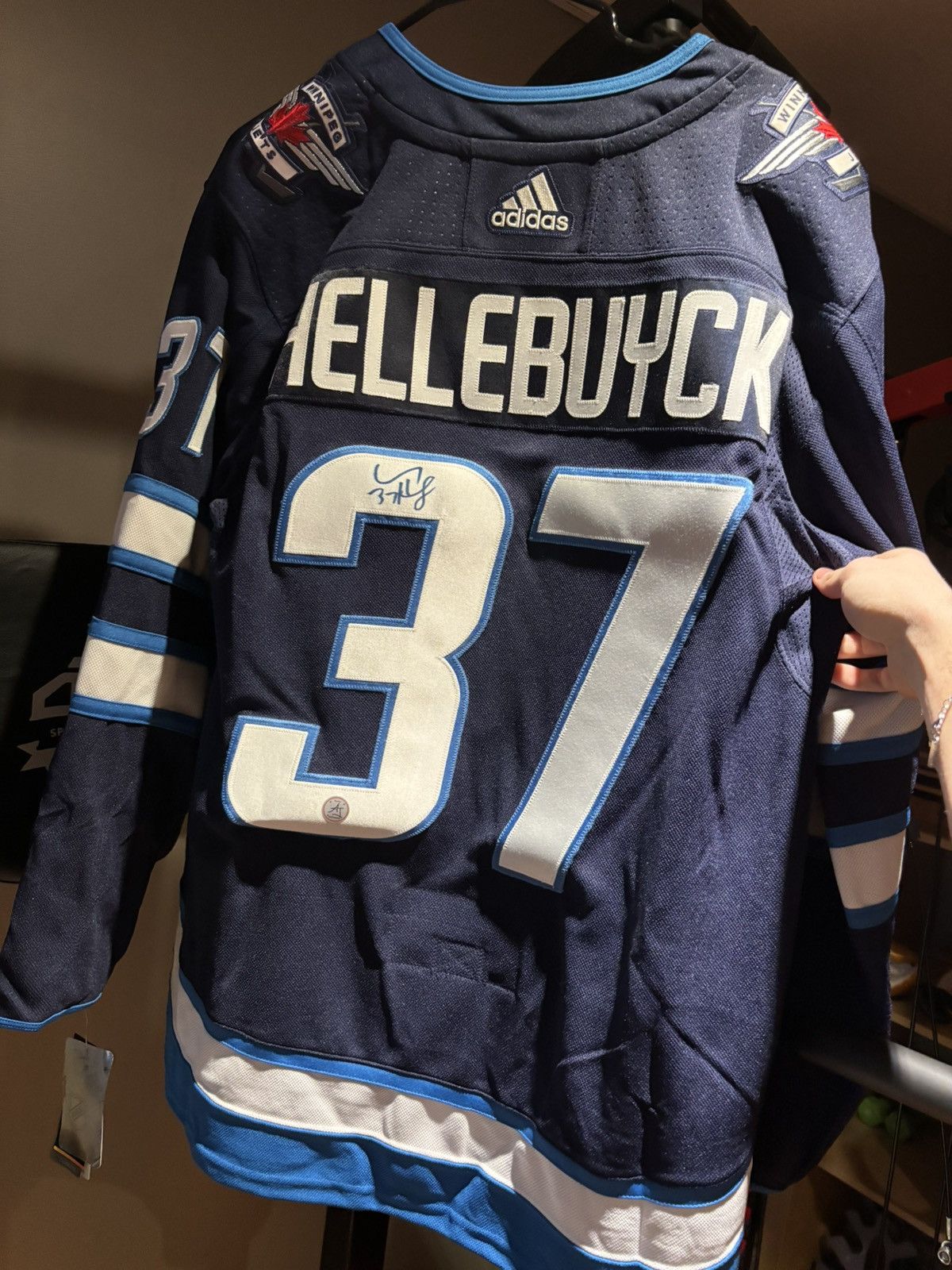 Adidas Adidas Connor Hellebuyck signed jersey with COA Size US L / EU 52-54 / 3 - 5 Thumbnail