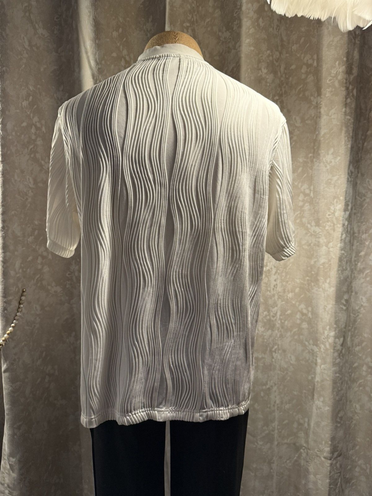 Other Sculpted Wave Texture Top – Minimalist Design Size US M / EU 48-50 / 2 - 7 Thumbnail