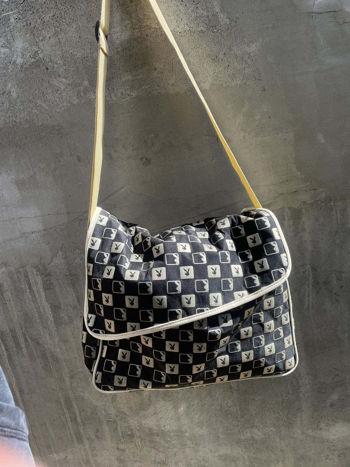 Playboy × Vintage Authentic Playboy Care Vintage Monogram Unisex Shoulder Bag Size ONE SIZE - 2 Thumbnail