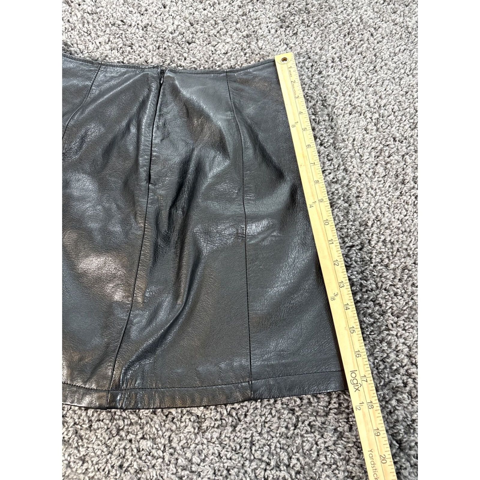 Vintage VINTAGE Wilsons Leather Skirt Womens 28 Black Mini 90s Boho 80s Slit Pockets High Rise Size 28" / US 6 / IT 42 - 2 Thumbnail