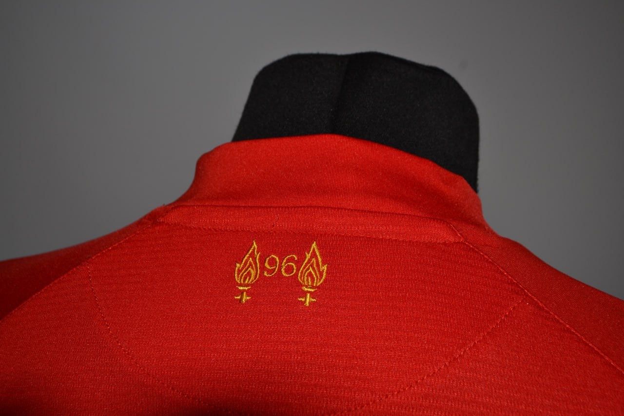 Other Liverpool FC Red Shirt Warrior Standard Chartered Size S Size US S / EU 44-46 / 1 - 7 Thumbnail