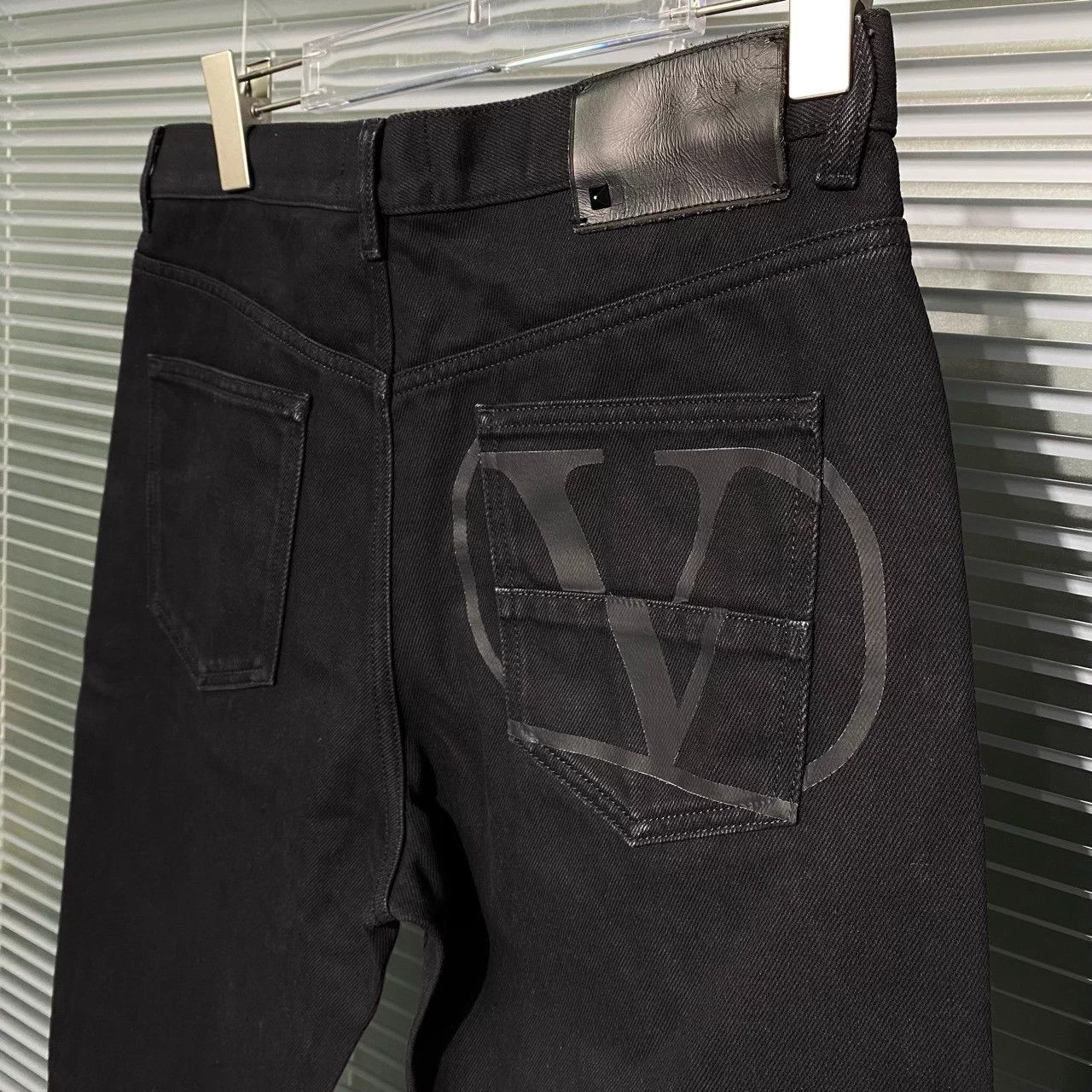 Valentino Valentino 23SS Straight Jeans Black Wash Back Tag & Pocket Logo 30 Size US 30 / EU 46 - 8 Thumbnail
