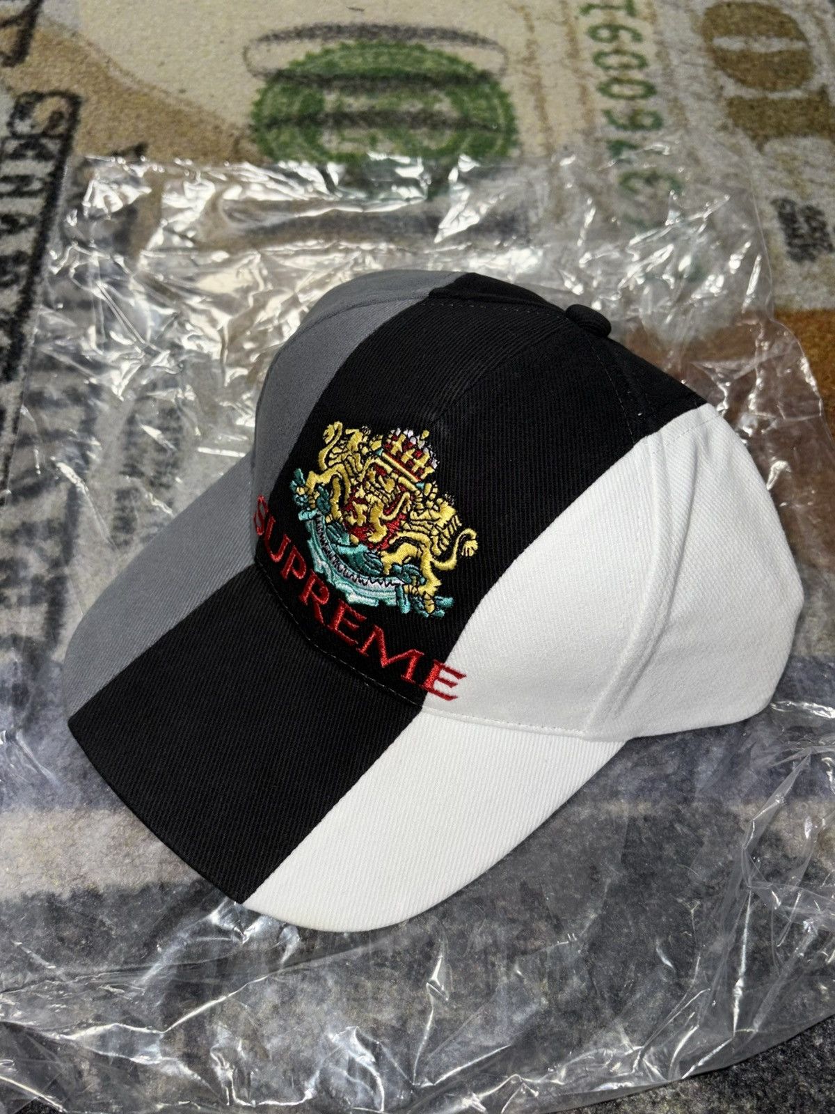 Supreme Supreme Crest 6-Panel Hat | Grailed