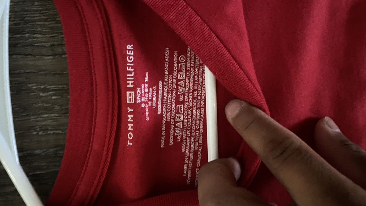 Tommy Hilfiger Plain Red Tommy Hilfiger Tee Size US S / EU 44-46 / 1 - 2 Thumbnail