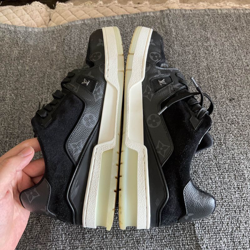 Louis Vuitton Louis Vuitton Trainer Low Top Men's Sneakers - Size US 10.5 / EU 43-44 - 8 Thumbnail