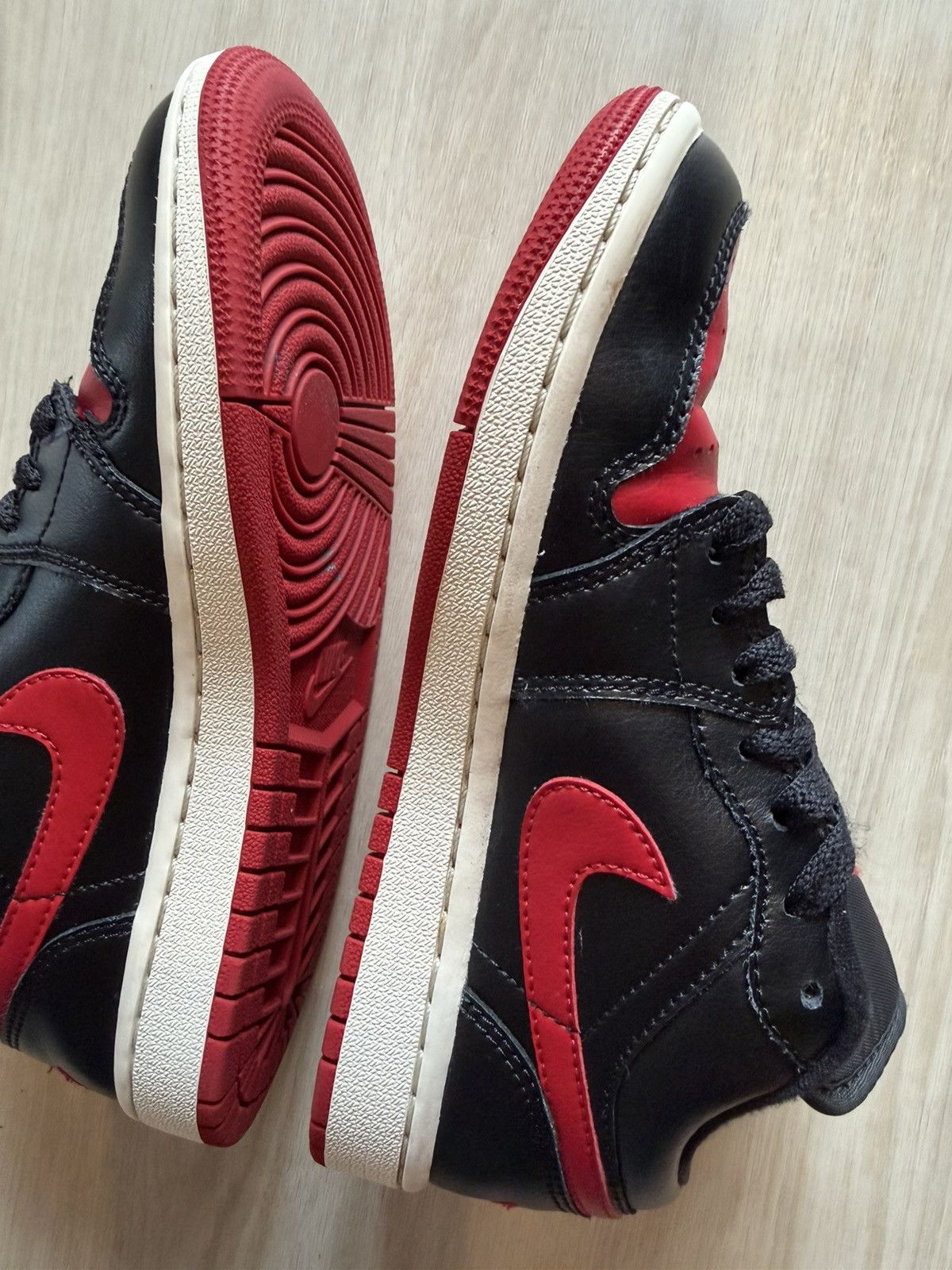 Jordan Brand Women's Nike Air Jordan 1 Retro Low Bred Black Gym Red sz 5 Size US 5 / IT 35 - 3 Thumbnail