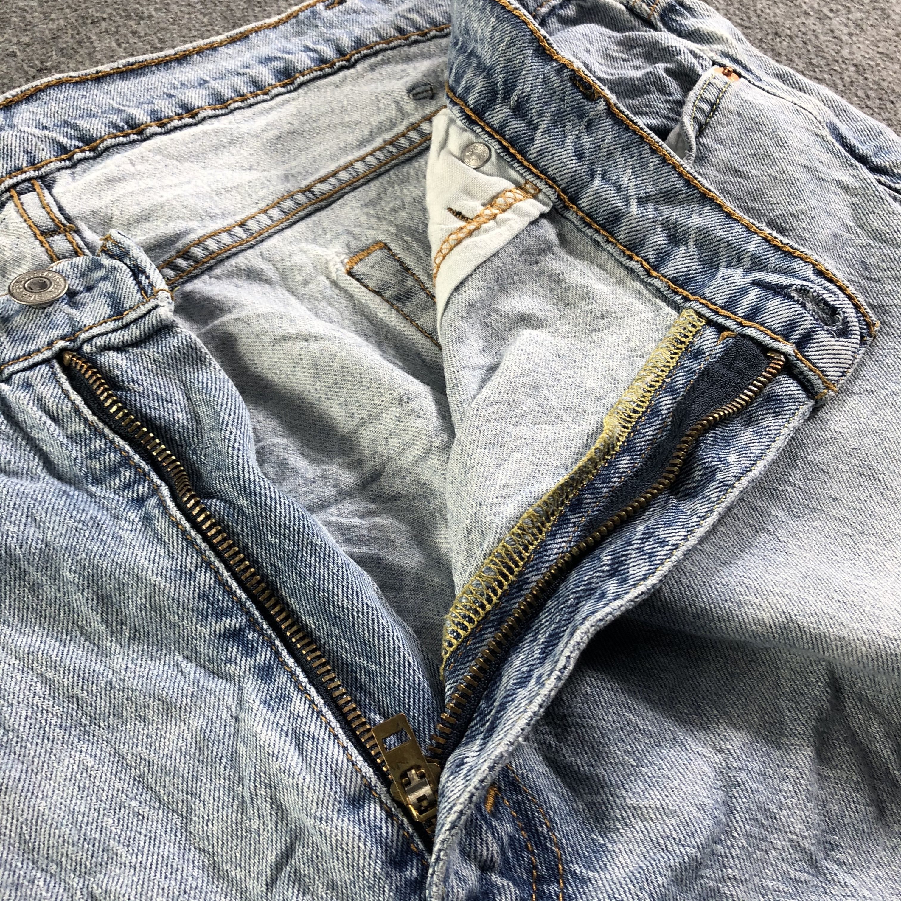Levi's Vintage Light Wash Levis 541 Jeans-J4319 Size US 43 - 9 Thumbnail