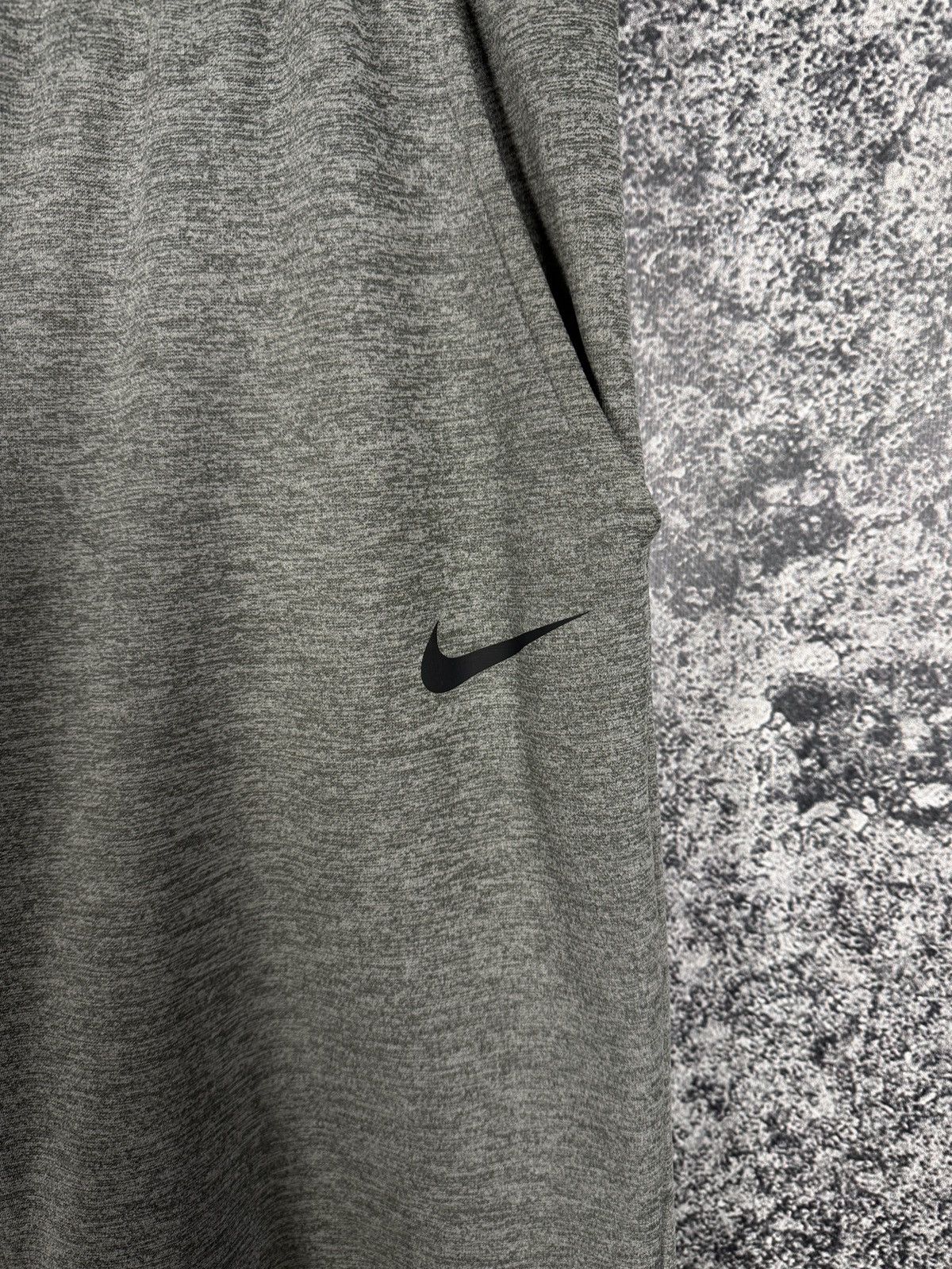 Nike Nike Therma Tracksuit Set Hoodie Joggers Swoosh Logo XL Size US XL / EU 56 / 4 - 18 Thumbnail