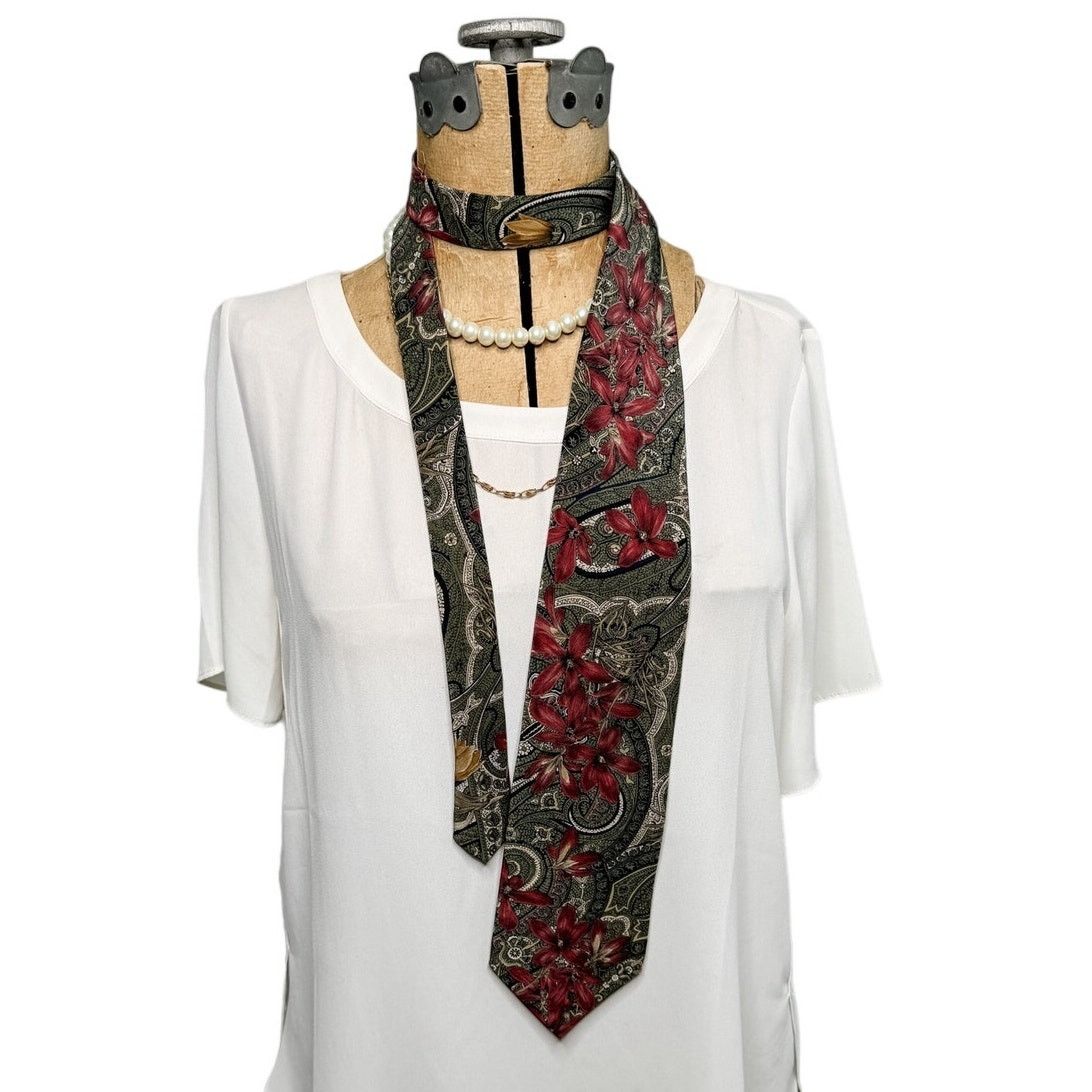 Bill Blass × Vintage Vintage Bill Blass floral paisley 100% silk tie 3.75" w Size ONE SIZE - 2 Thumbnail