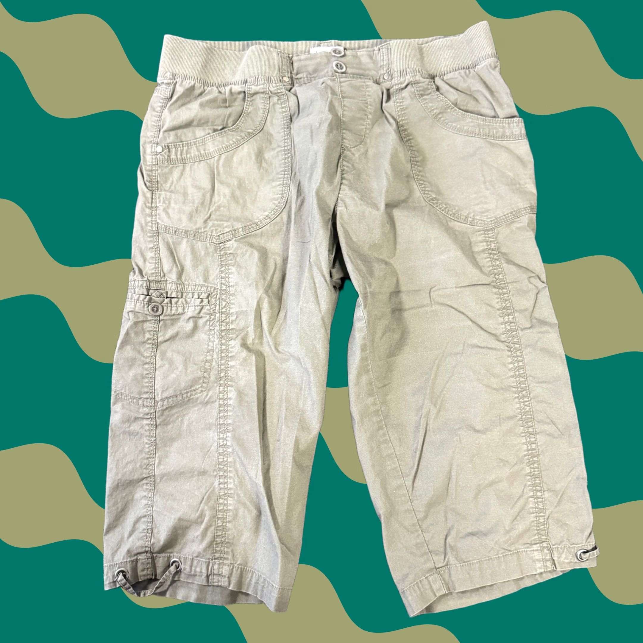 Vintage VINTAGE Capri Shorts Baggy Cotton Cargo Green Women's M Size 32" / US 10 / IT 46 - 1 Thumbnail