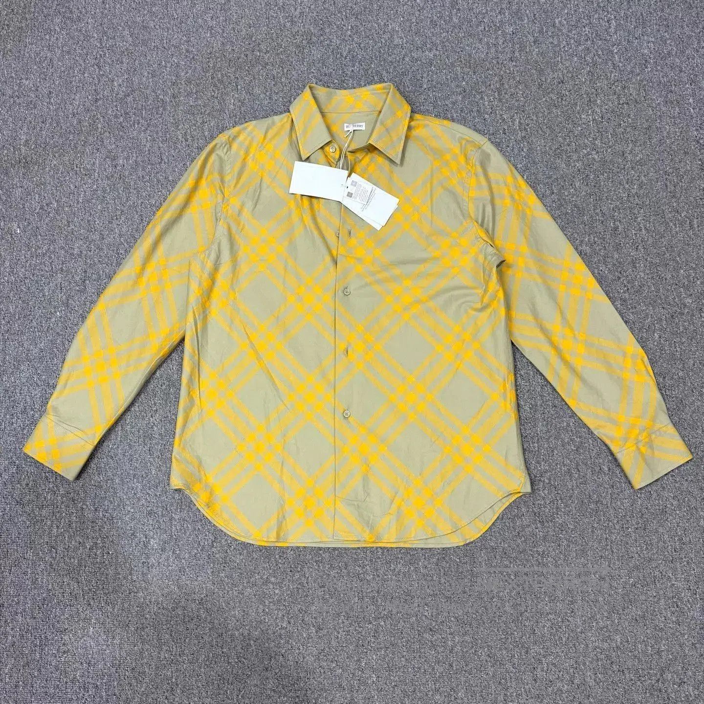 Burberry Multi Check Long Sleeve Button-Up Shirt. Size US S / EU 44-46 / 1 - 1 Thumbnail