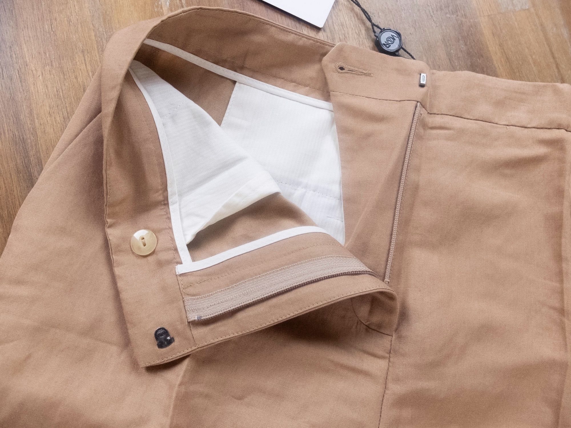 Viktor & Rolf VIKTOR & ROLF beige linen belted cropped short pants 8 44 Size 30" / US 8 / IT 44 - 7 Thumbnail
