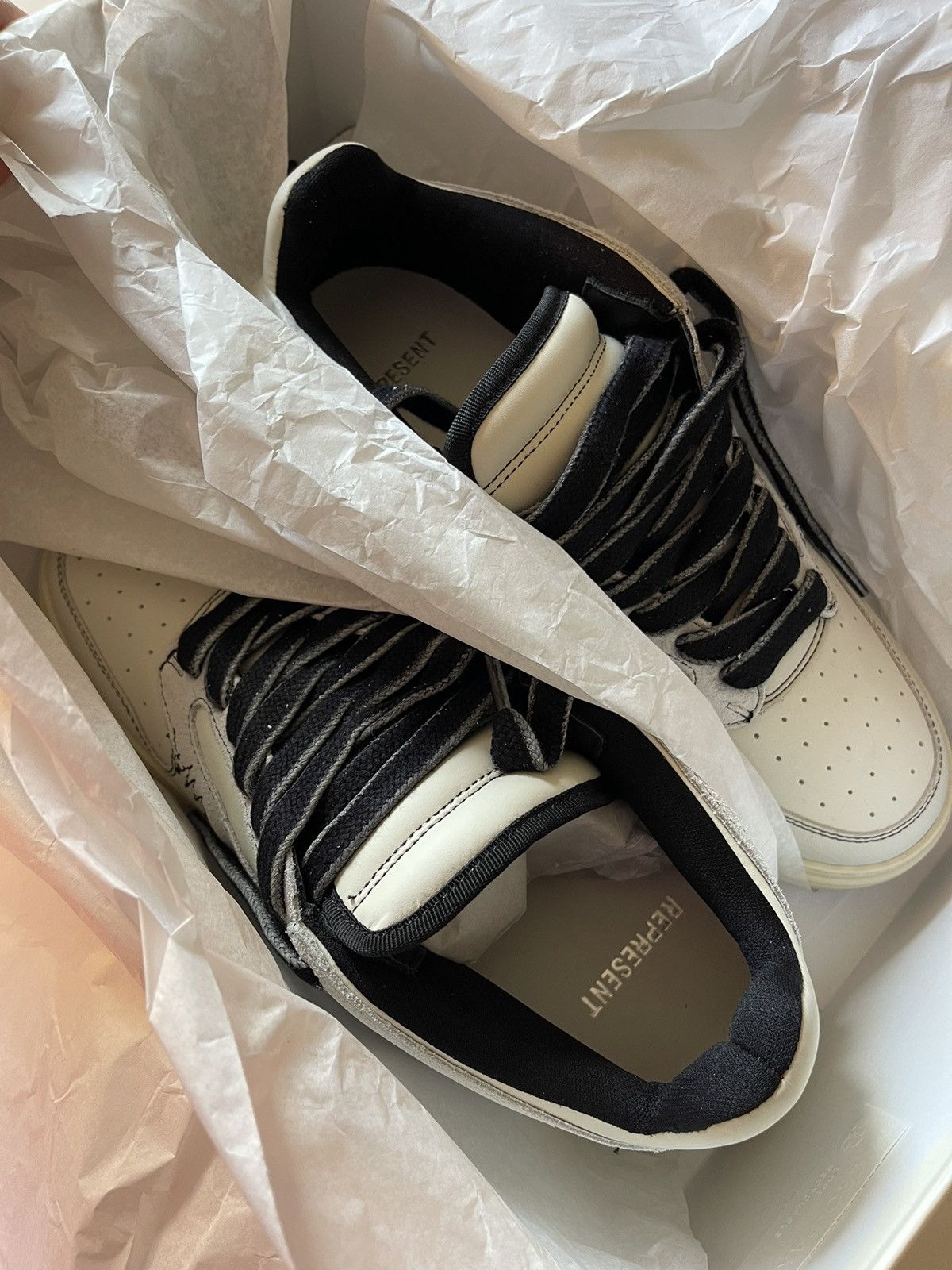 Represent Clo. Represent Reptor Leather Sneaker Size US 8 / EU 41 - 9 Thumbnail