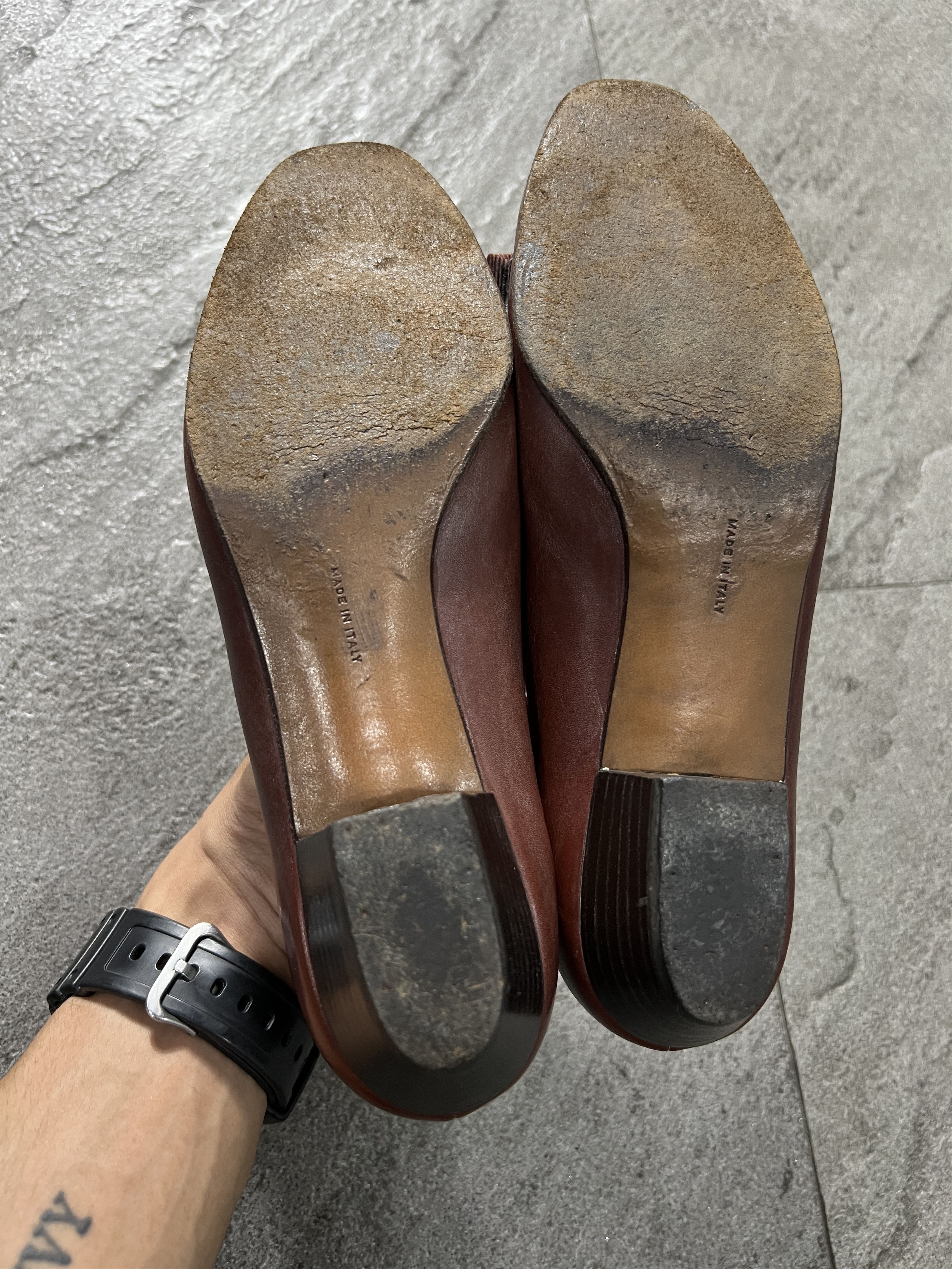 Salvatore Ferragamo Ferragamo Vara Bow Pumps Brown Leather Size 5C Size US 5 / IT 35 - 9 Thumbnail