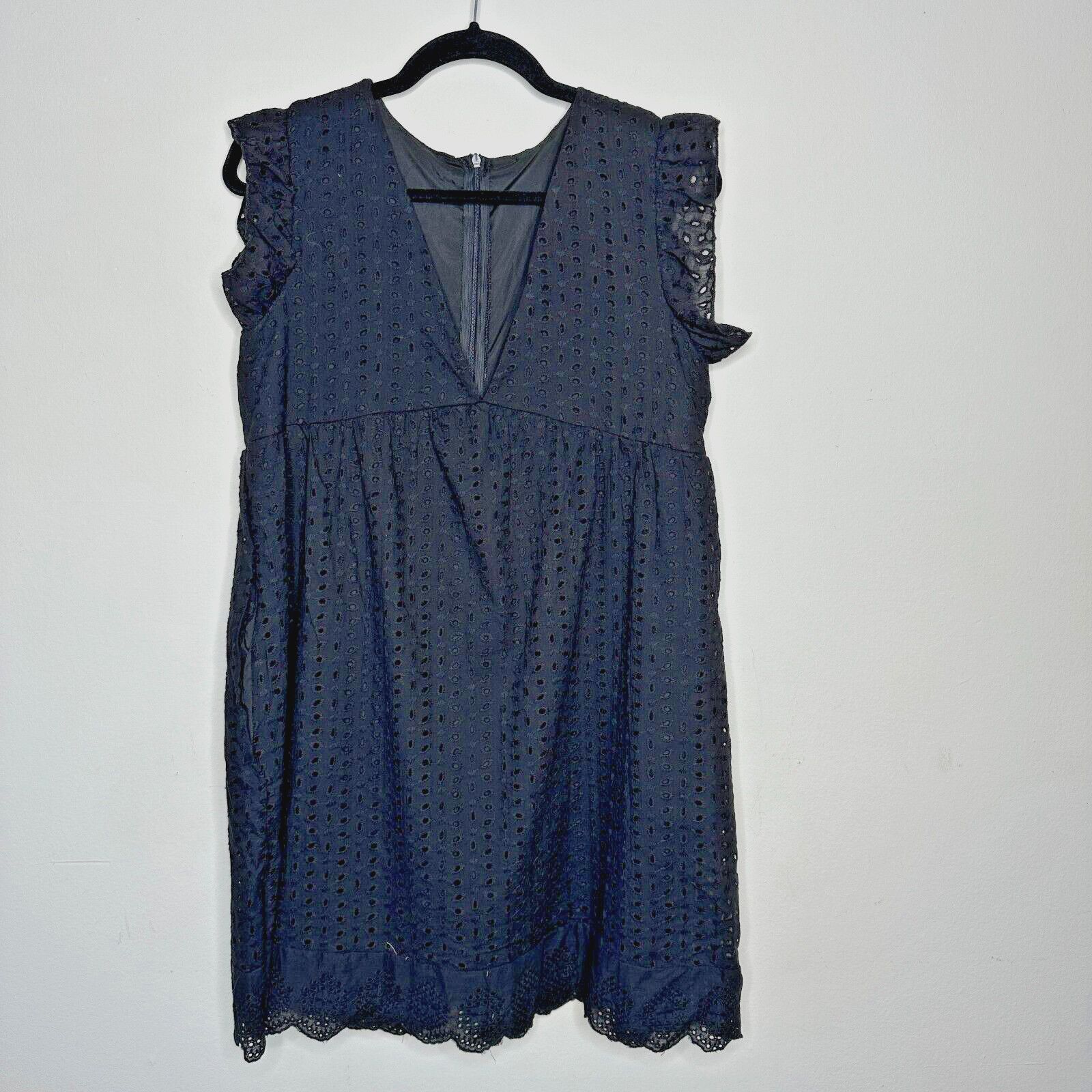 Other Black Eyelet Ruffle VNeck Zip Sleeveless Romper Empire Waist Size M / US 6-8 / IT 42-44 - 1 Thumbnail