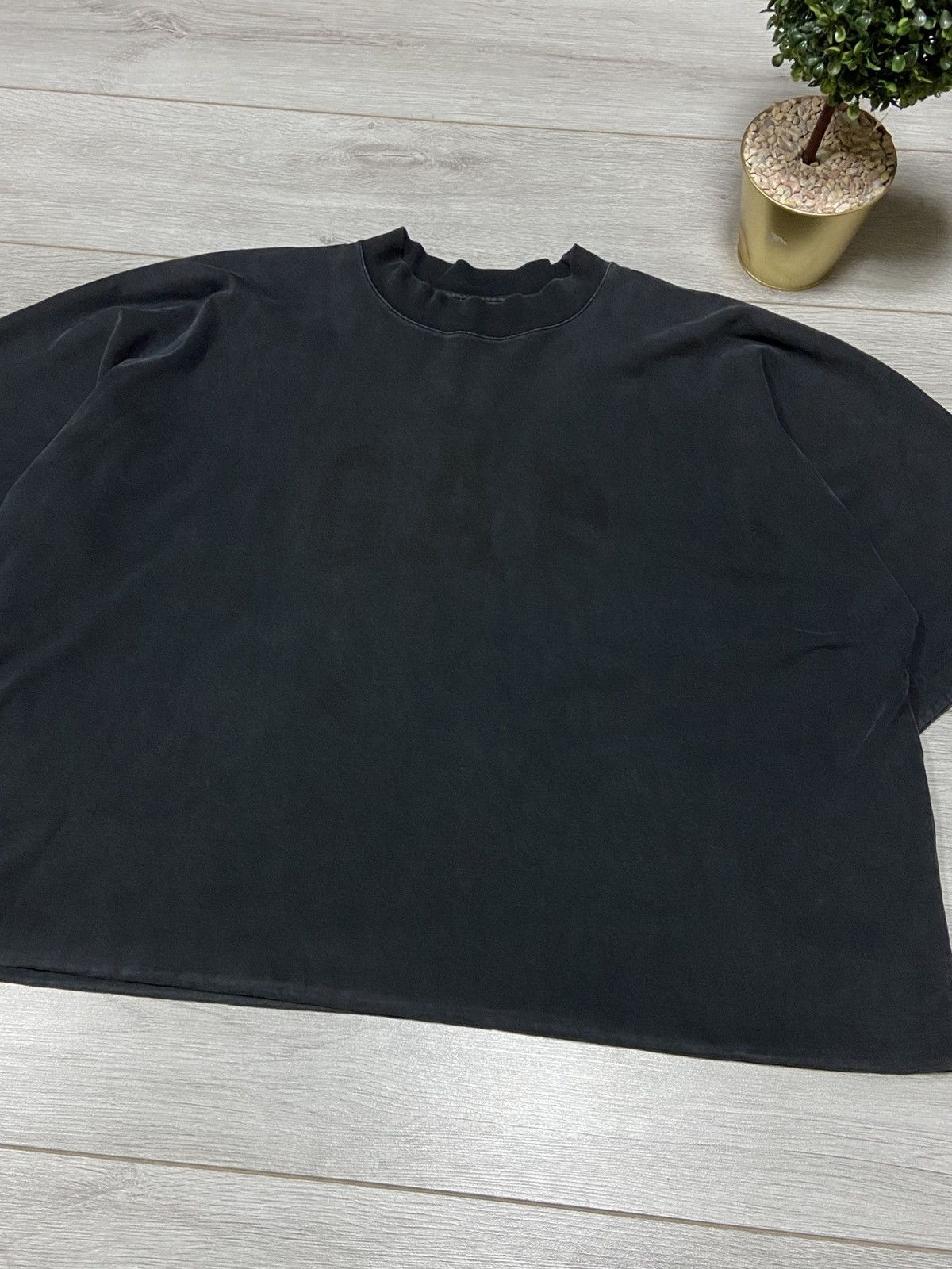 Balenciaga × Gap × Kanye West Yeezy Gap Balenciaga double layer dove No Seam Cropped Tee Size US L / EU 52-54 / 3 - 3 Thumbnail