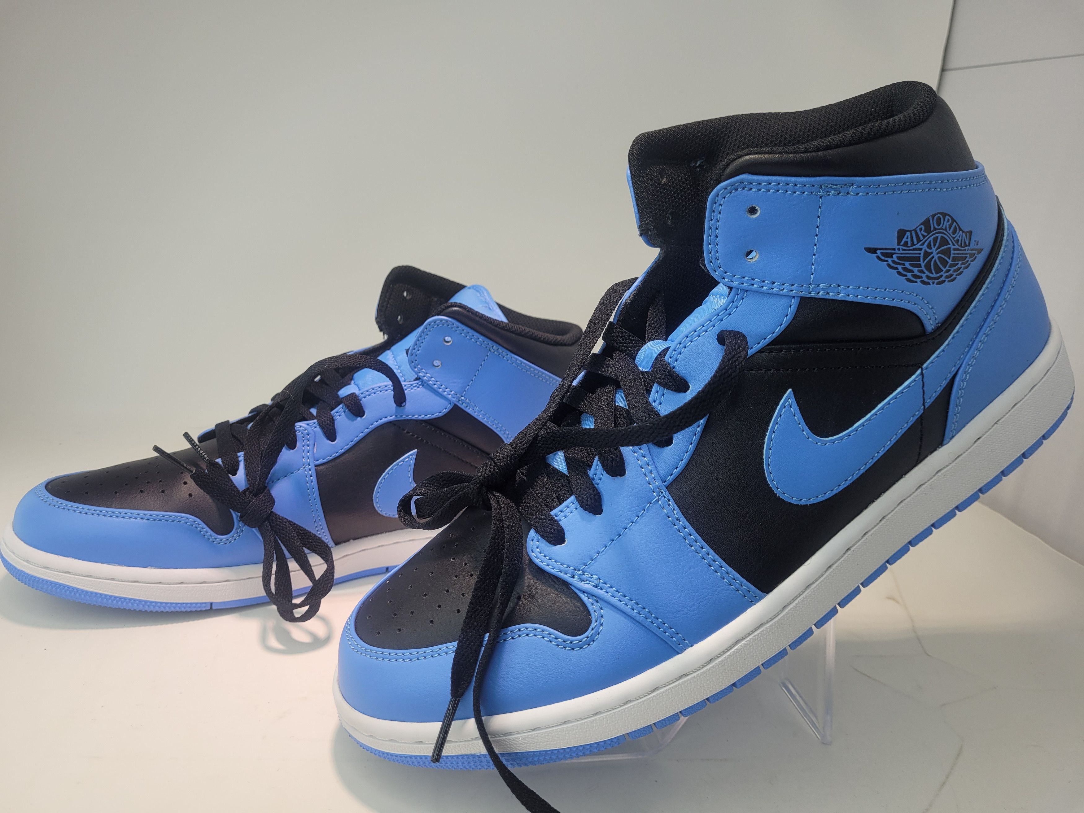 image of Used Like New Nike Jordan 1 Miduniversity Unisex Mensz 11,5 Shoes in Blue, Men's (Size 11.5)