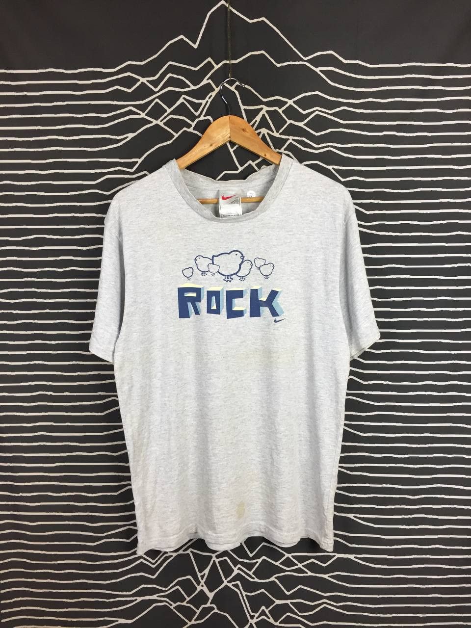 Nike Vtg 90s Distressed Nike "ROCK" Chicks Logo Spell Out Tee Size US M / EU 48-50 / 2 - 2 Thumbnail