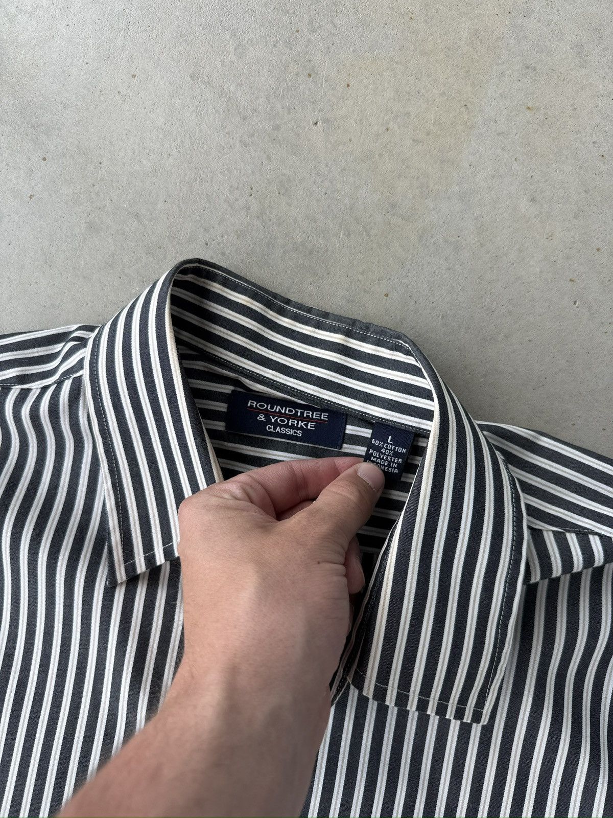 Vintage Vtg Roundtree & York Striped Short Sleeve Button Up Shirt Size US XL / EU 56 / 4 - 4 Thumbnail