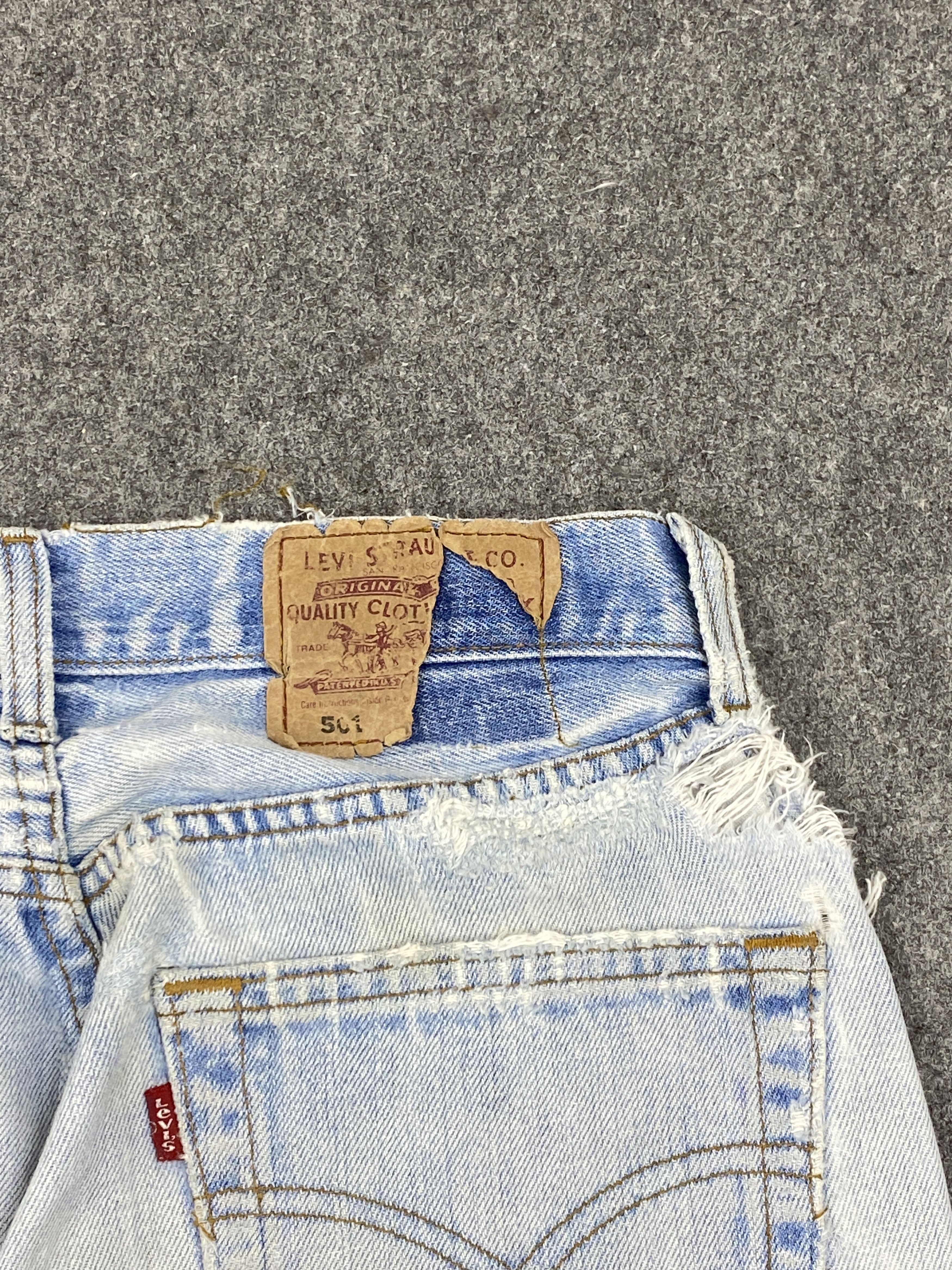 Levi's Vintage Levis 501 Light Wash Ripped Jeans DP2754 Size US 28 / EU 44 - 5 Thumbnail
