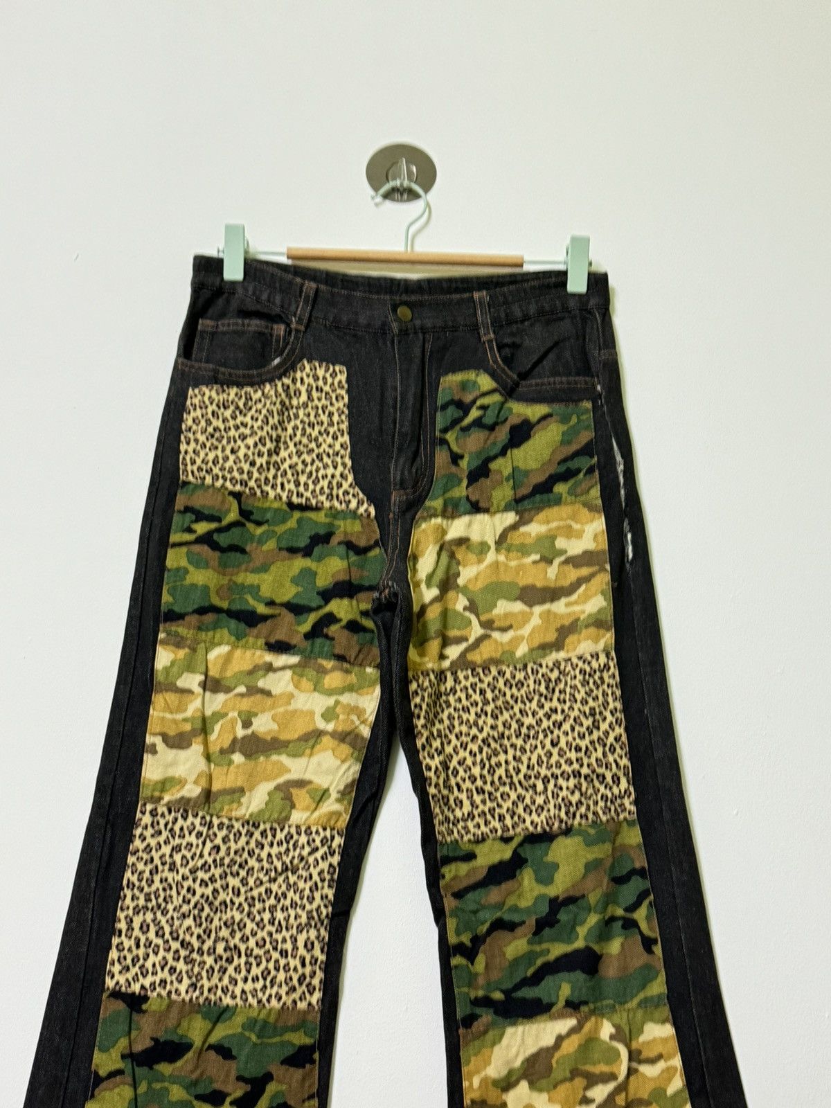 Japanese Brand Flare Double Knee Camouflage Custom Distressed Denim Size US 27 - 3 Thumbnail