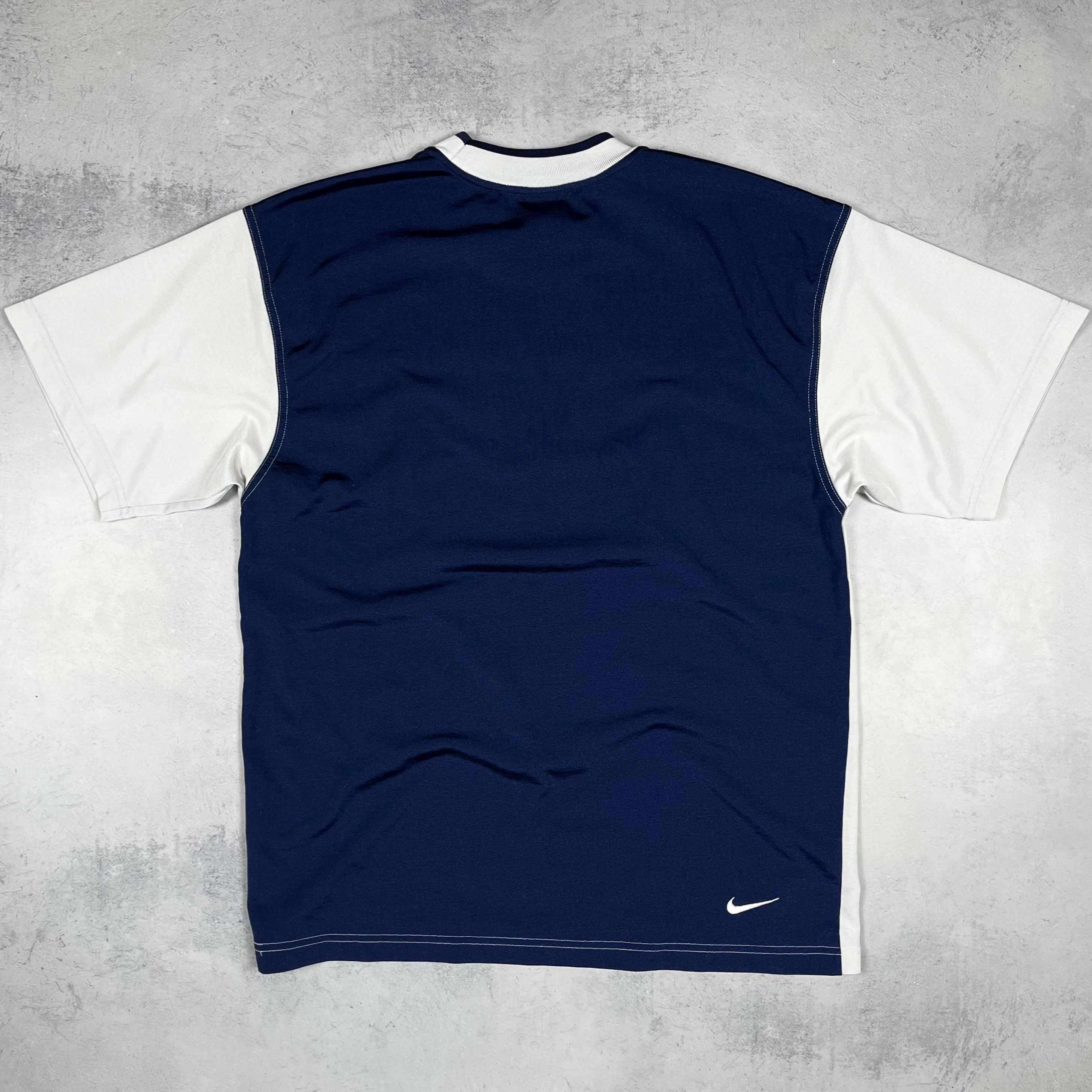 Nike Iconic Vintage Nike Big Logo Rare Jersey Shirt 90’s Size US L / EU 52-54 / 3 - 14 Thumbnail