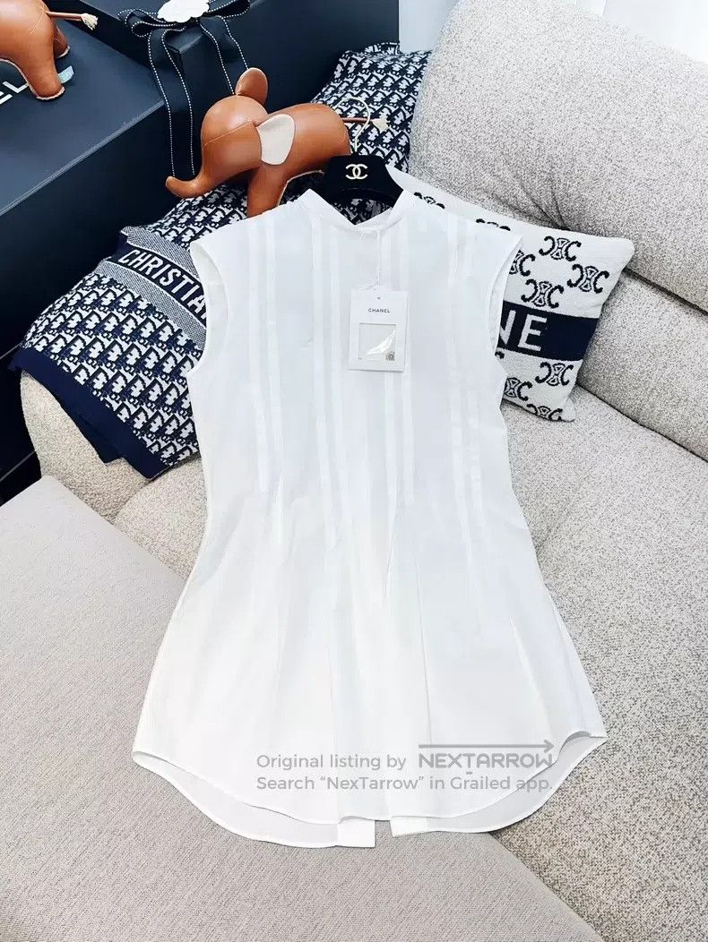 Chanel Chanel 22P white one-button sleeveless shirt Size XS / US 0-2 / IT 36-38 - 1 Thumbnail