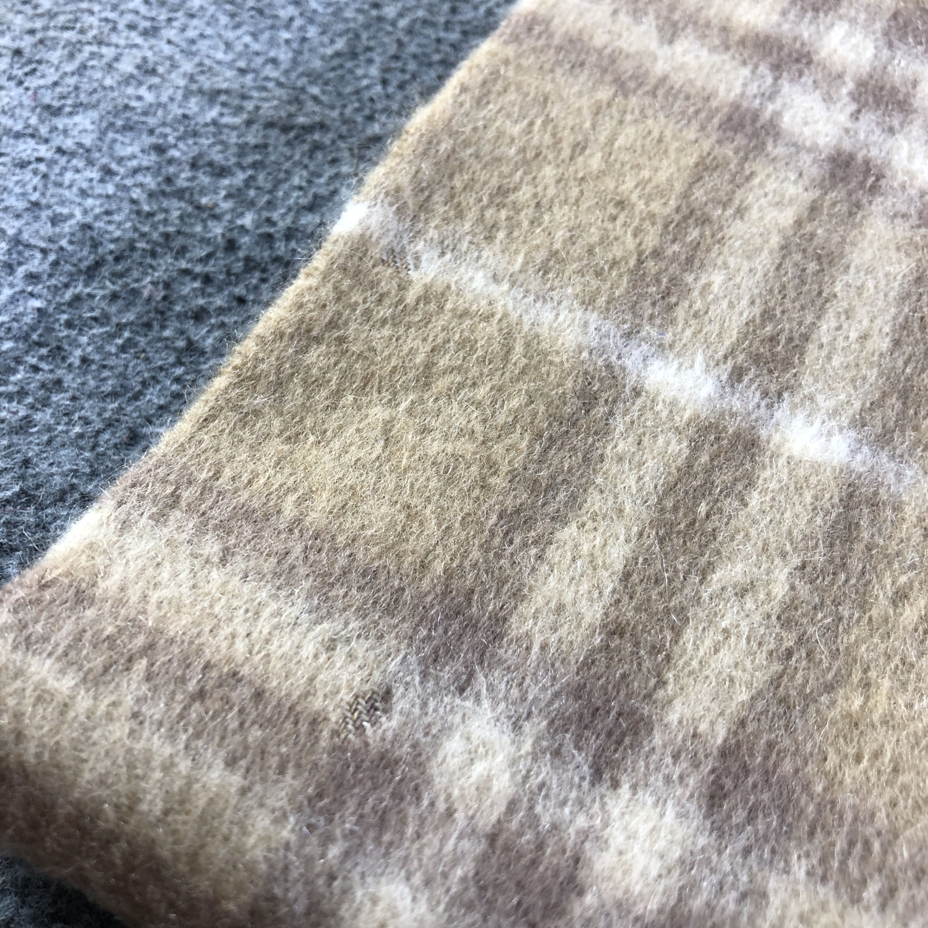 Burberry Burberry Cashmere Tartan Scarf Muffler V2686 Size ONE SIZE - 9 Thumbnail