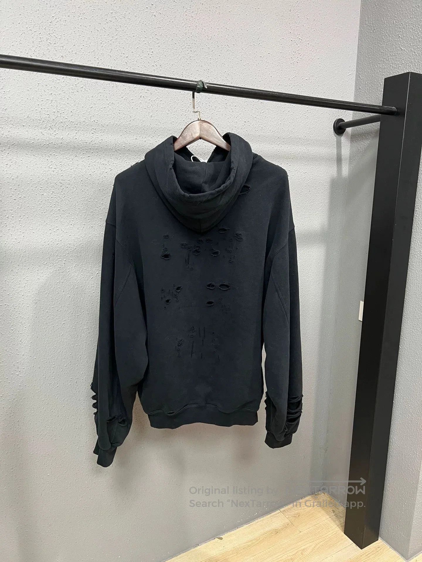 Balenciaga Balenciaga Black Distressed Hoodie Size XS. Size US XS / EU 42 / 0 - 2 Thumbnail