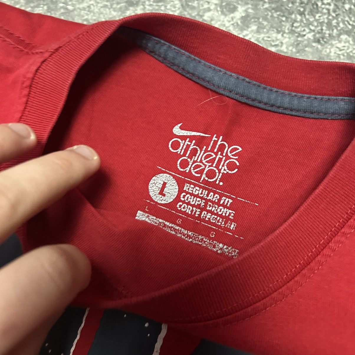 Nike Vintage Nike 2012 Big Logo Streetwear red y2k tee size L Size US L / EU 52-54 / 3 - 6 Thumbnail