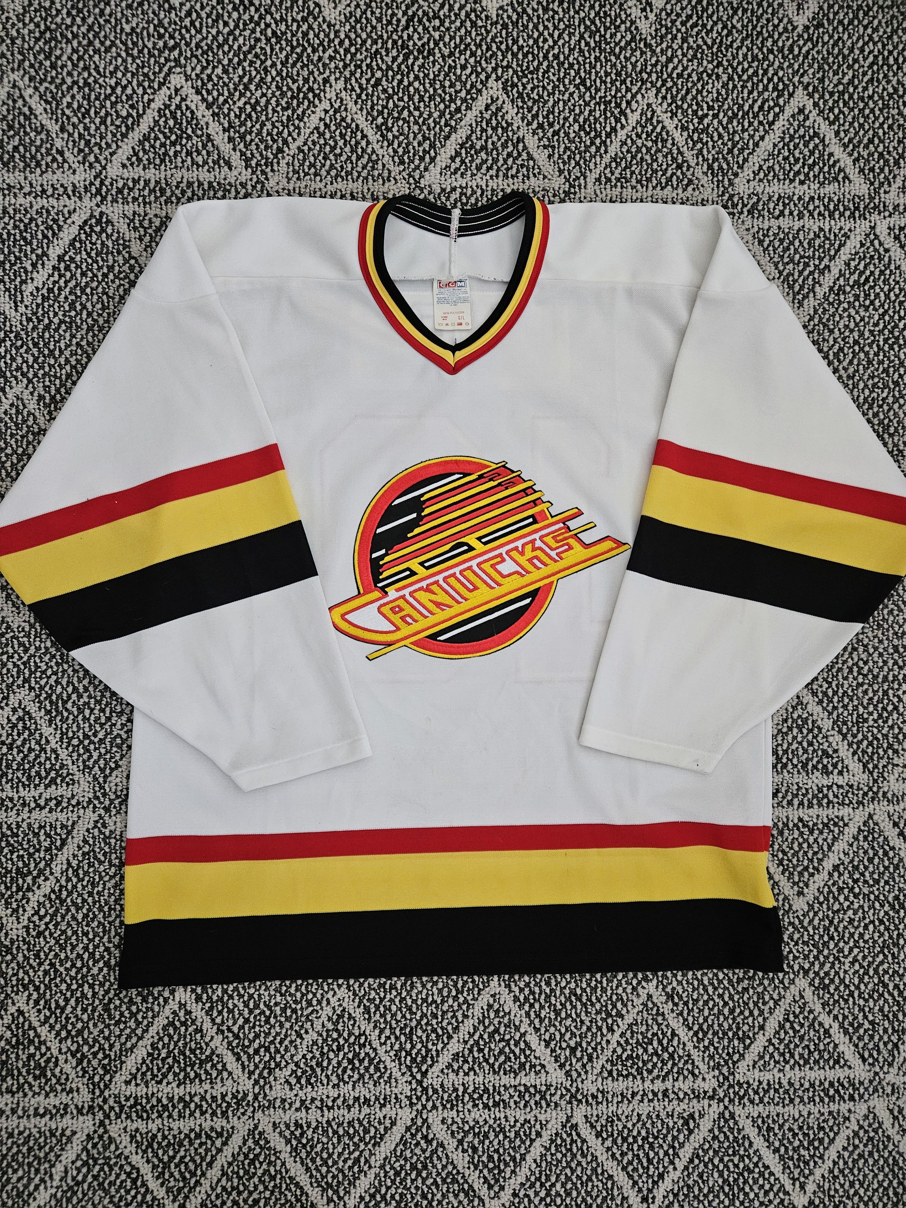 Ccm Vintage Vancouver Canucks jersey Size US L / EU 52-54 / 3 - 1 Thumbnail