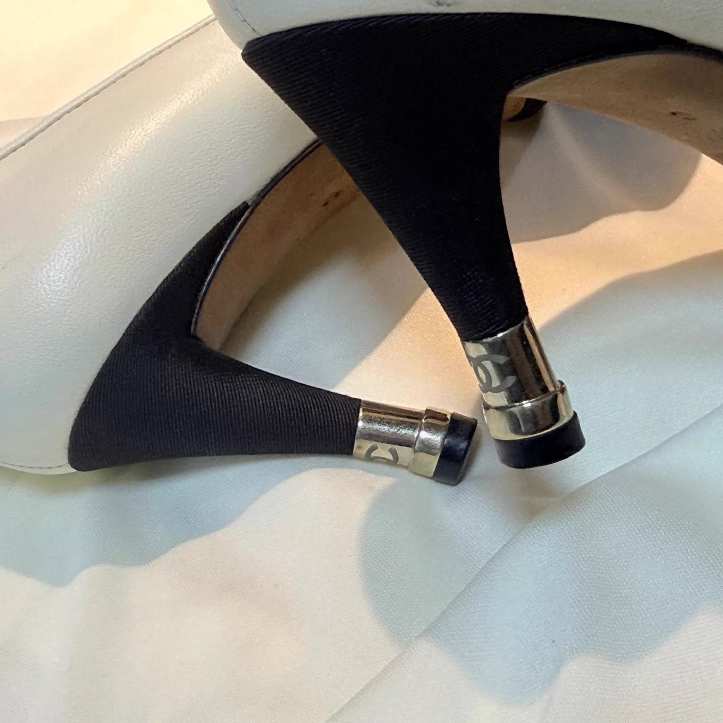 Chanel CHANEL Black & White Mary Jane Heels 37.5 99 New Size US 7 / IT 37 - 8 Thumbnail