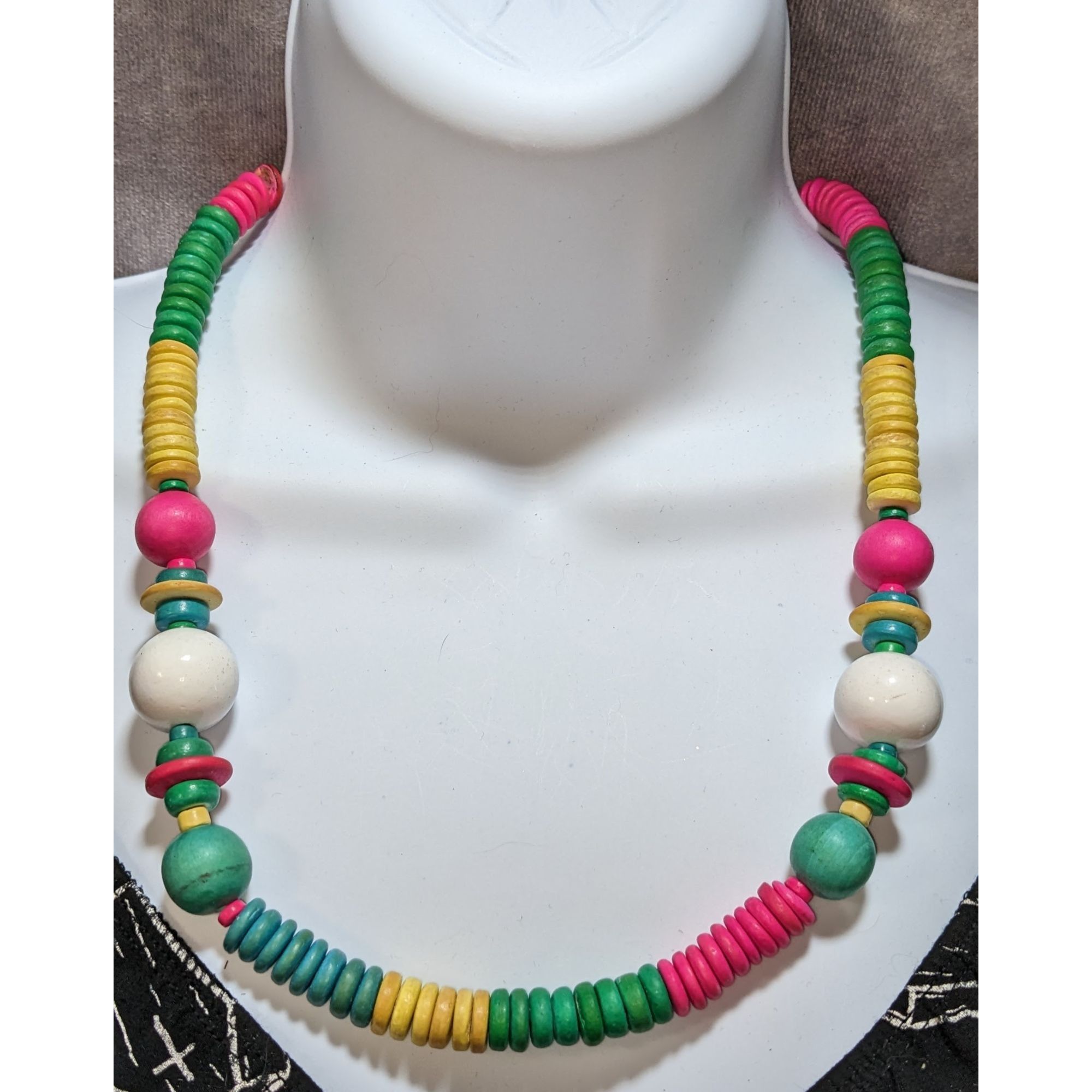 Other Vintage Rainbow Wood Beaded Necklace Size ONE SIZE - 4 Thumbnail