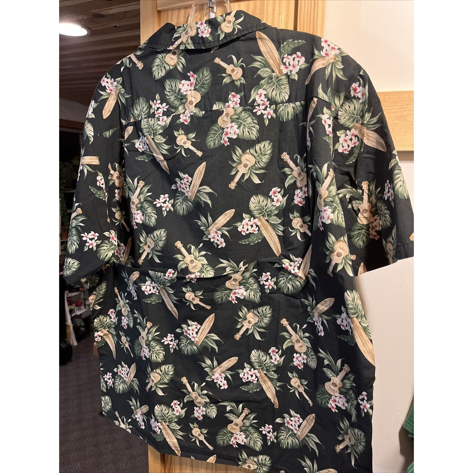 Other Malihini Vintage Men’s XL Black Floral Cotton Hawaiian Shirt Size US XL / EU 56 / 4 - 7 Thumbnail