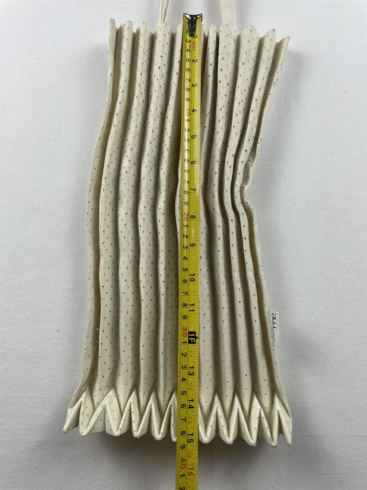 Issey Miyake me ISSEY MIYAKE Recycled Polyester Trunk Pleats Bags Size ONE SIZE - 6 Thumbnail
