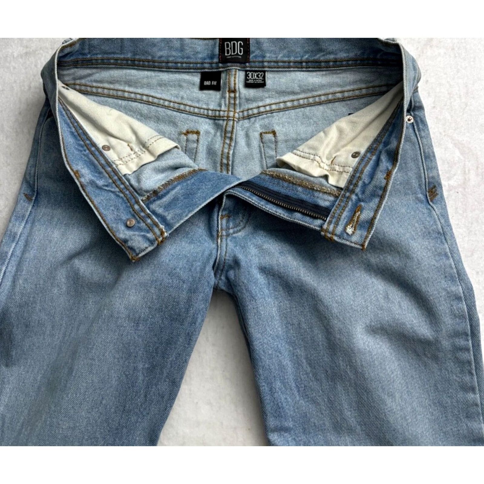 Bdg VINTAGE BDG Urban Outfitters Jeans Relaxed Fit Distressed Blue 30x32 (32x28.5) Adult Men Size US 30 / EU 46 - 2 Thumbnail