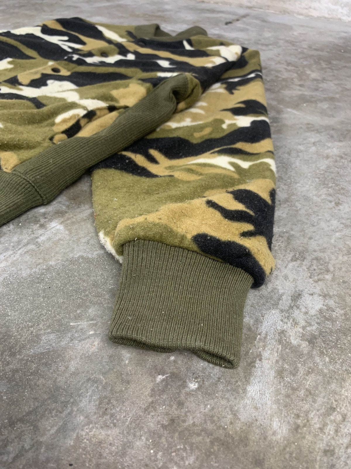 Japanese Brand Japanese Brand Camo Fleece Bomber Jacket Size US L / EU 52-54 / 3 - 10 Thumbnail