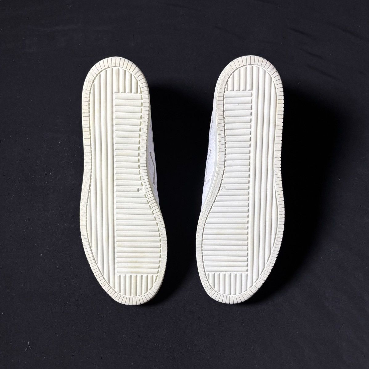Bape BAPE X KITH LOW RONNIE FIEG FIEGSTA SIZE 45 Size US 12 / EU 45 - 4 Thumbnail