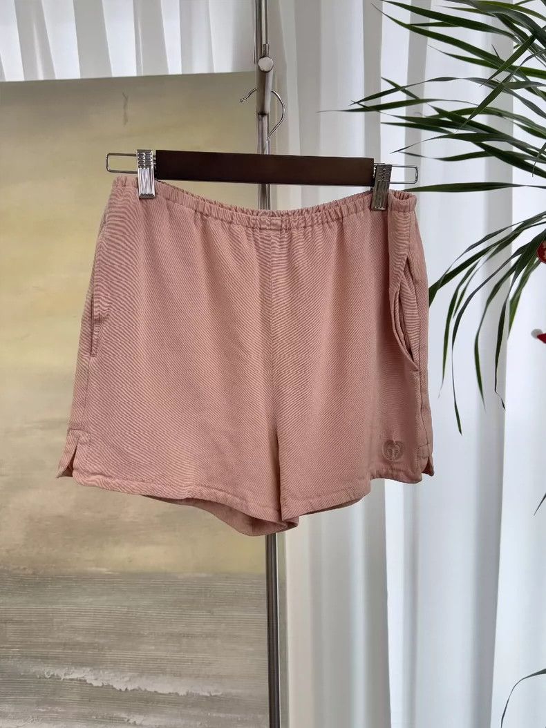 Gucci Gucci Pink Silk Blend Shorts Size US 34 / EU 50 - 1 Thumbnail