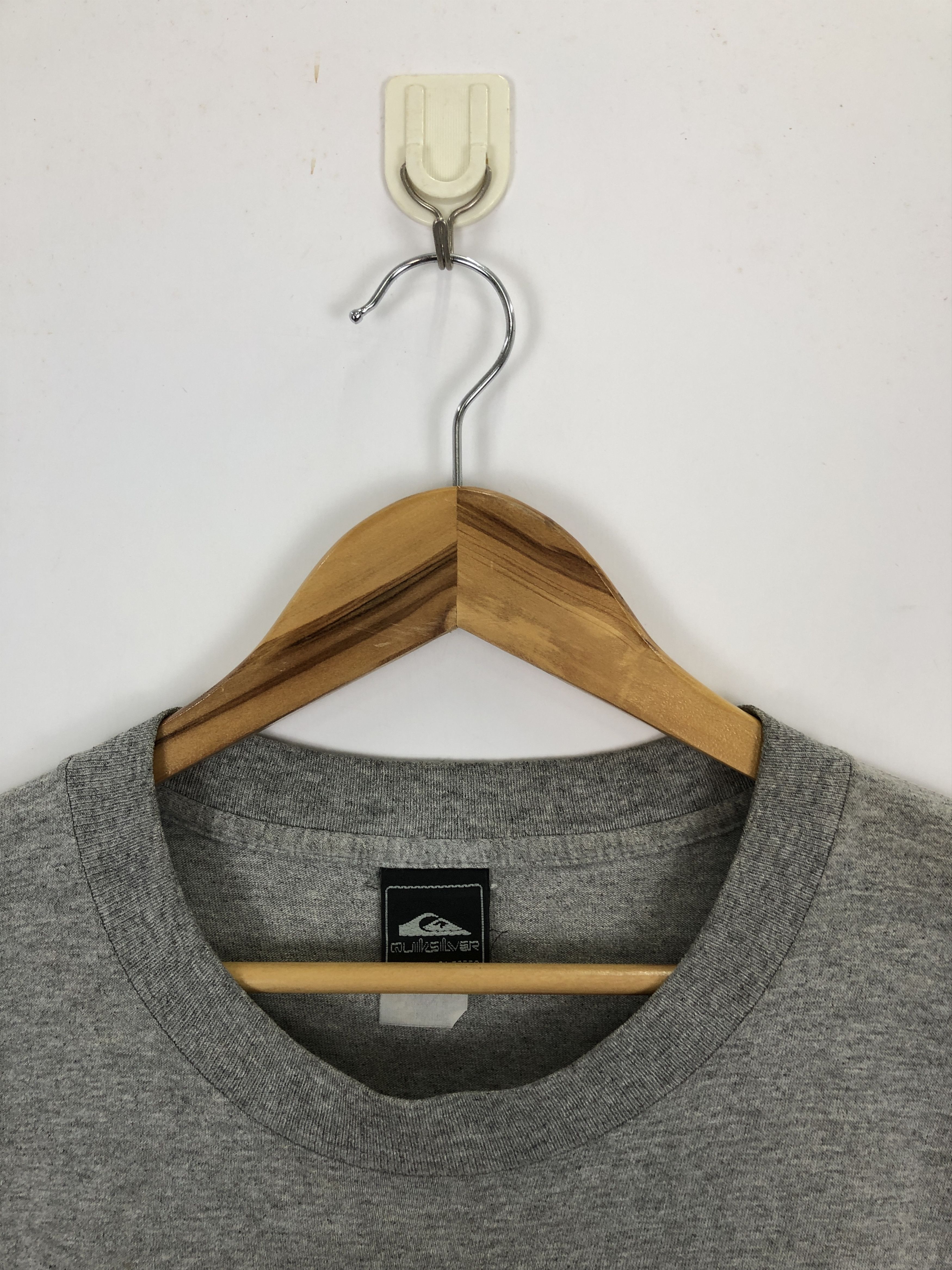 Quiksilver × Vintage Vintage 90s Quiksilver Big Logo Surfing Tee TA0487 Size US S / EU 44-46 / 1 - 9 Thumbnail