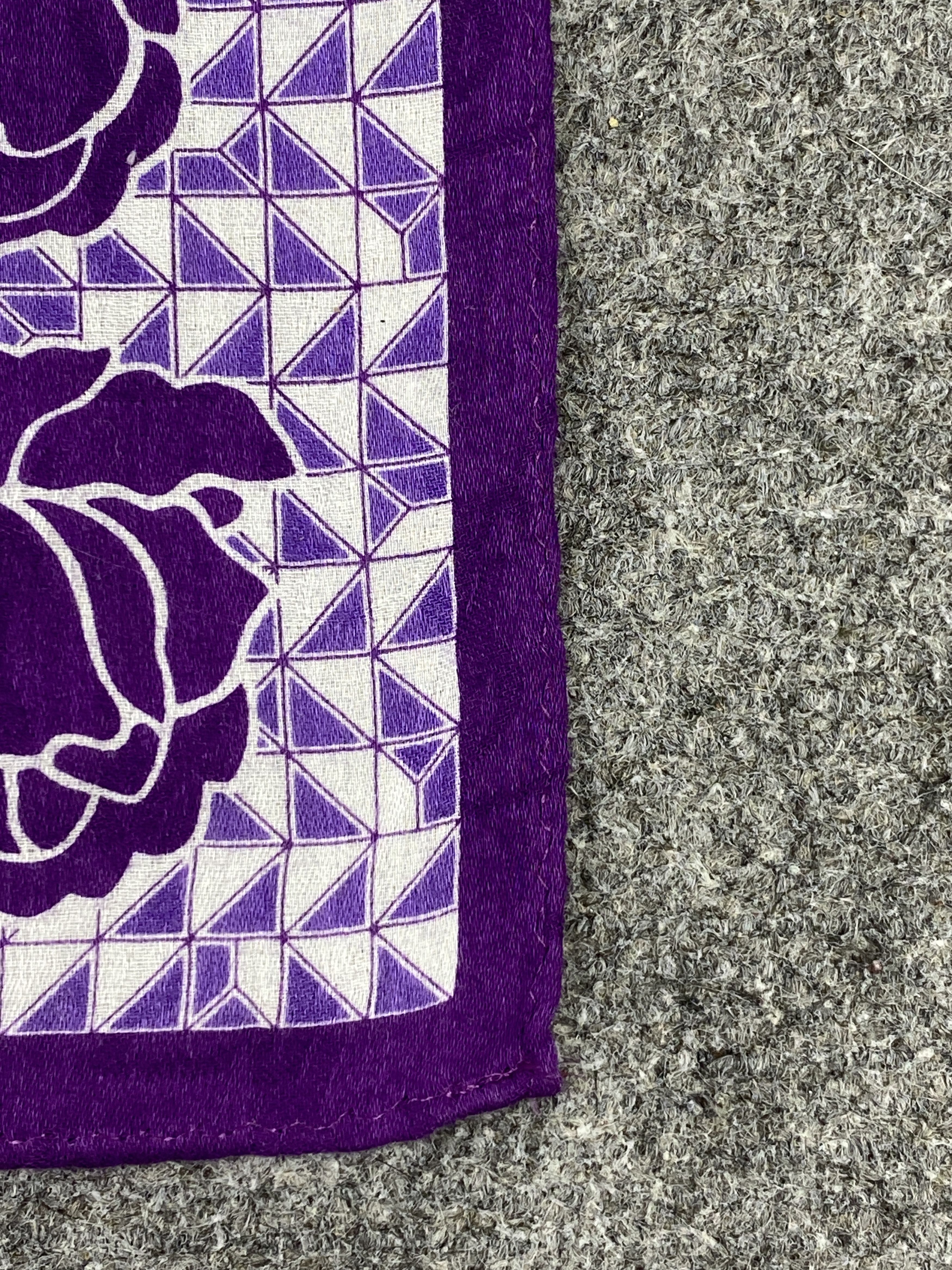 Yves Saint Laurent Yves Saint Laurent Handkerchief / Neckerchief KT0104 Size ONE SIZE - 6 Thumbnail