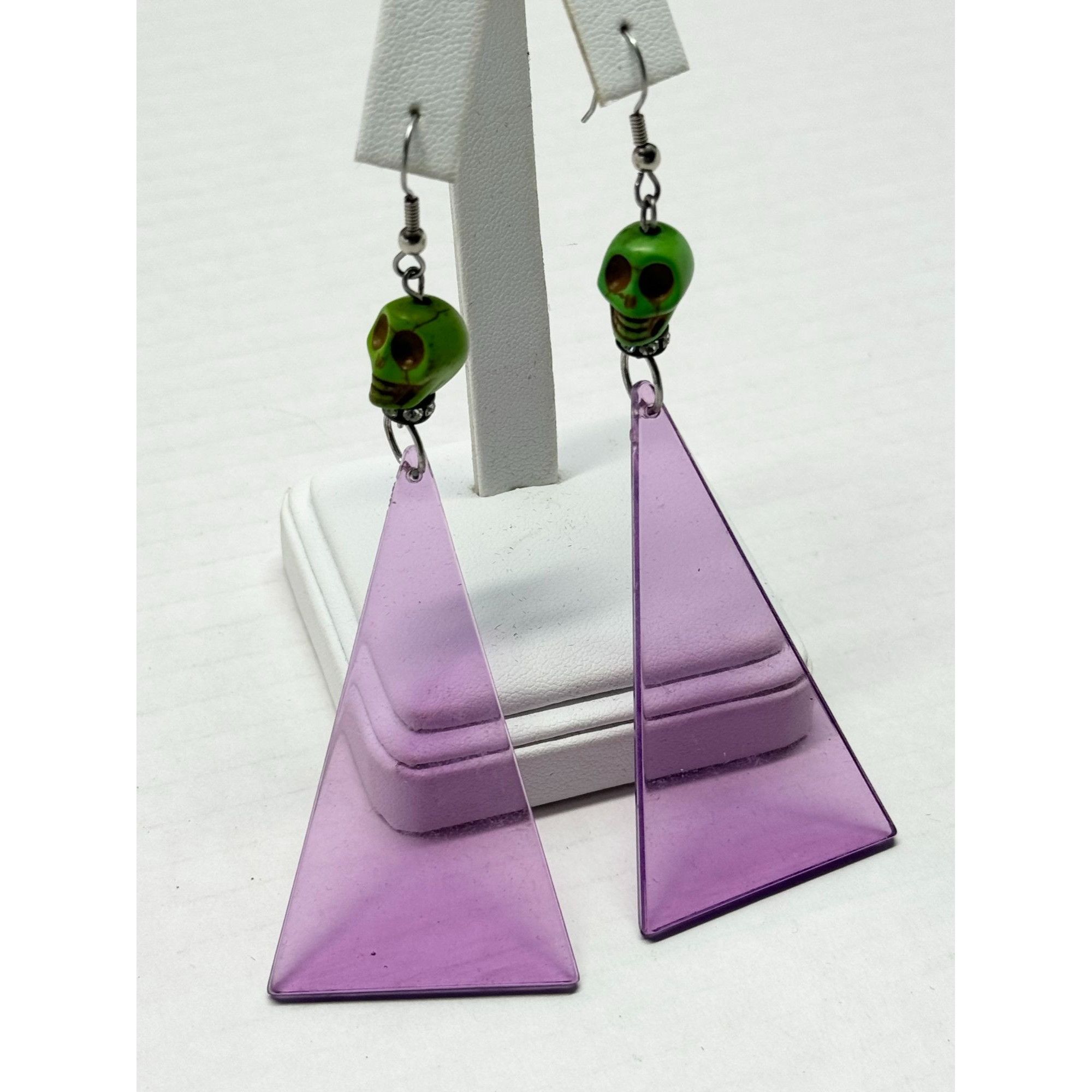 Vintage Vintage Purple lucite rhinestone skull dangle drop earrings Size ONE SIZE - 4 Thumbnail