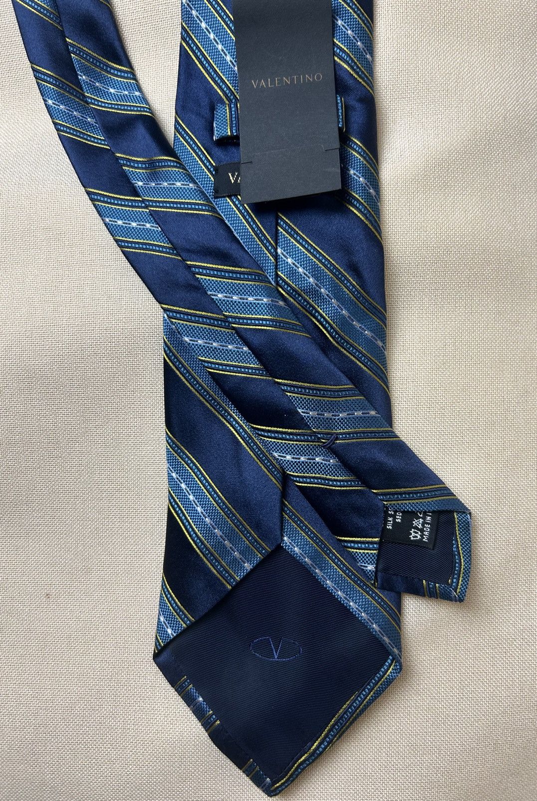 Valentino NWT Valentino blue navy striped Silk Mens Tie Size ONE SIZE - 3 Thumbnail