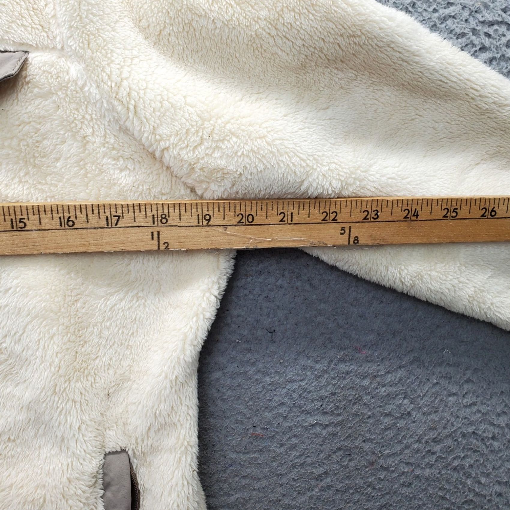 Vintage L.L. Bean Hi-Pile Fleece Jacket Womens Petite Small Tan Elbow Patch Full Zip Shirt Womens Size PS Tan Outdoor Pocket Zipper Vintage: No Size S / US 4 / IT 40 - 3 Thumbnail