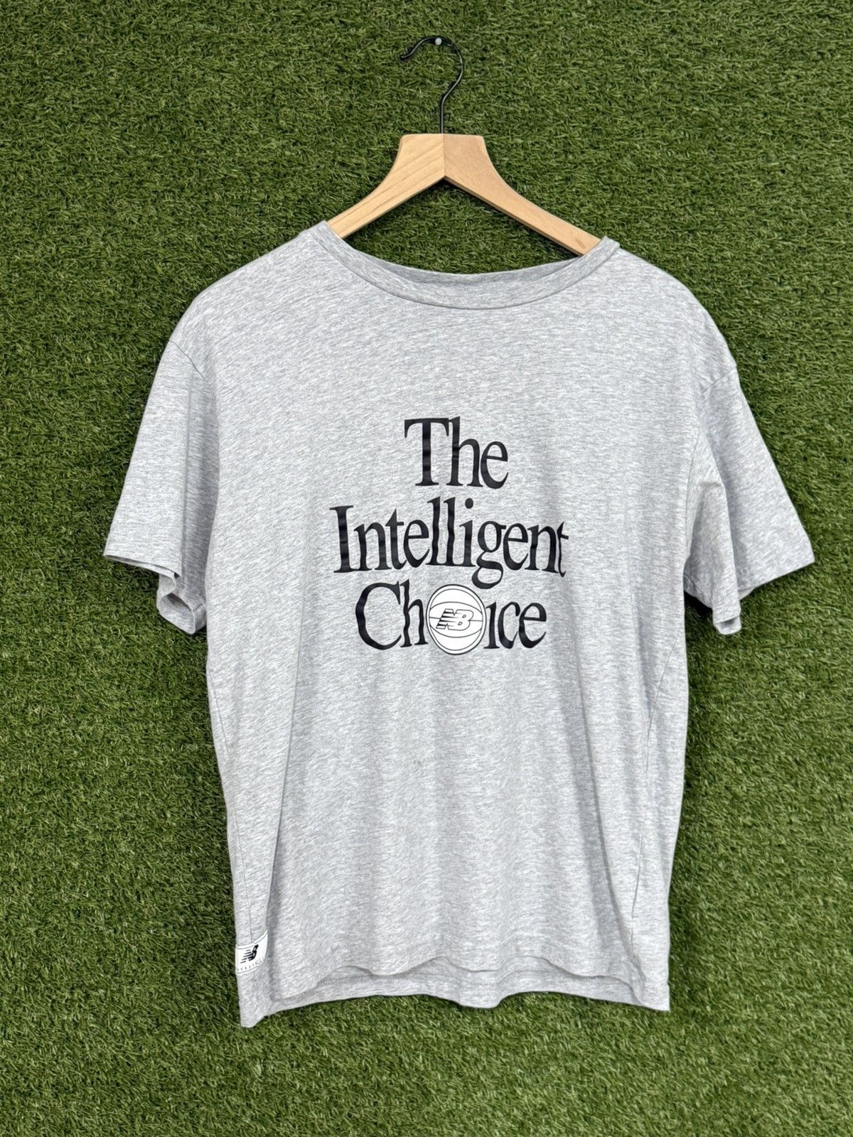 New Balance New Balance The Intelligent Choice Basketball Logo Tee Grey Size US M / EU 48-50 / 2 - 1 Thumbnail