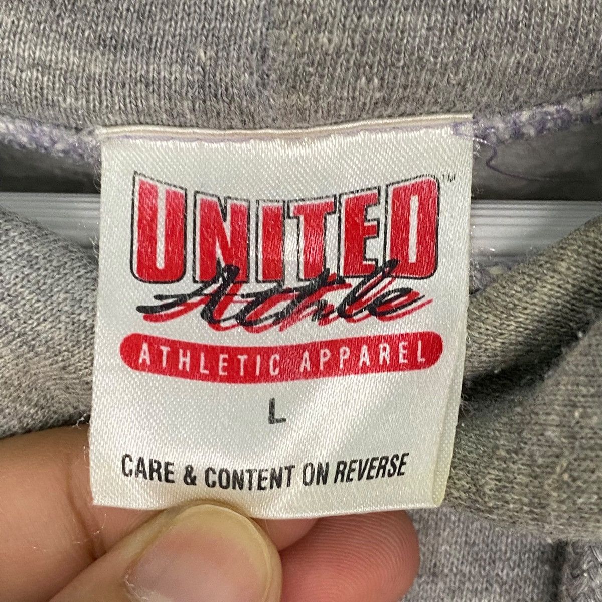 Other Vintage Athletic Apparel Hoodie Sweater Gray Big Logo Size L Size US L / EU 52-54 / 3 - 7 Thumbnail