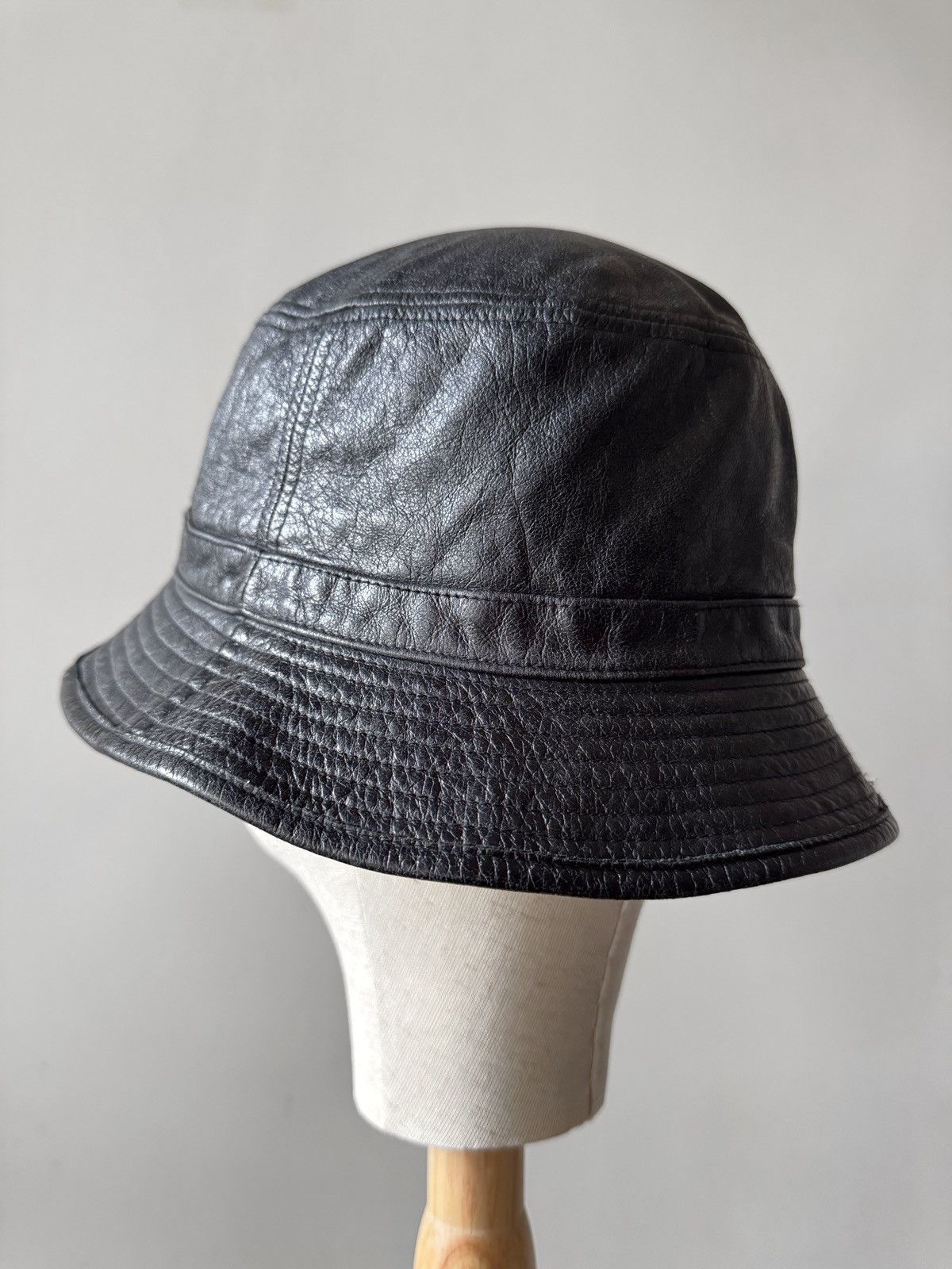 Raf Simons Raf Simons AW03 Cow Leather Bucket Hat Size ONE SIZE - 4 Thumbnail